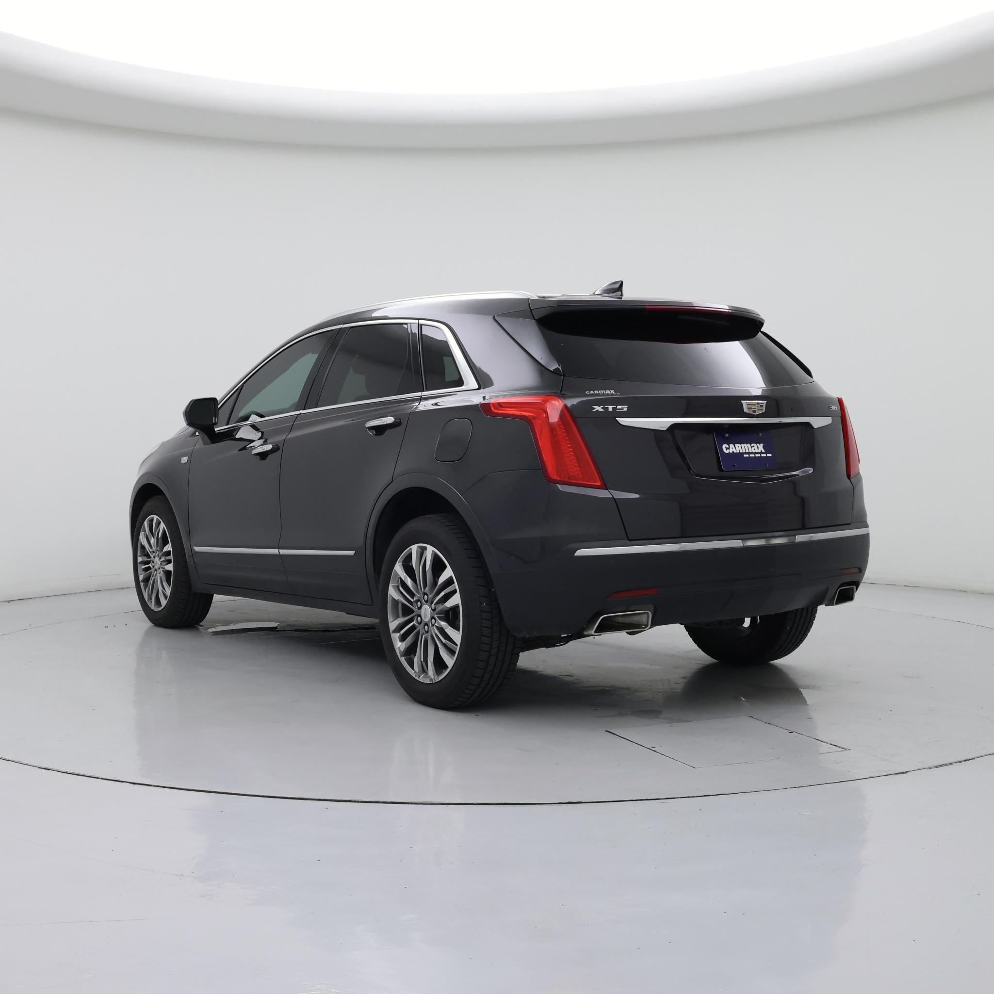 Thumbnail: 2017 Cadillac XT5 - 2