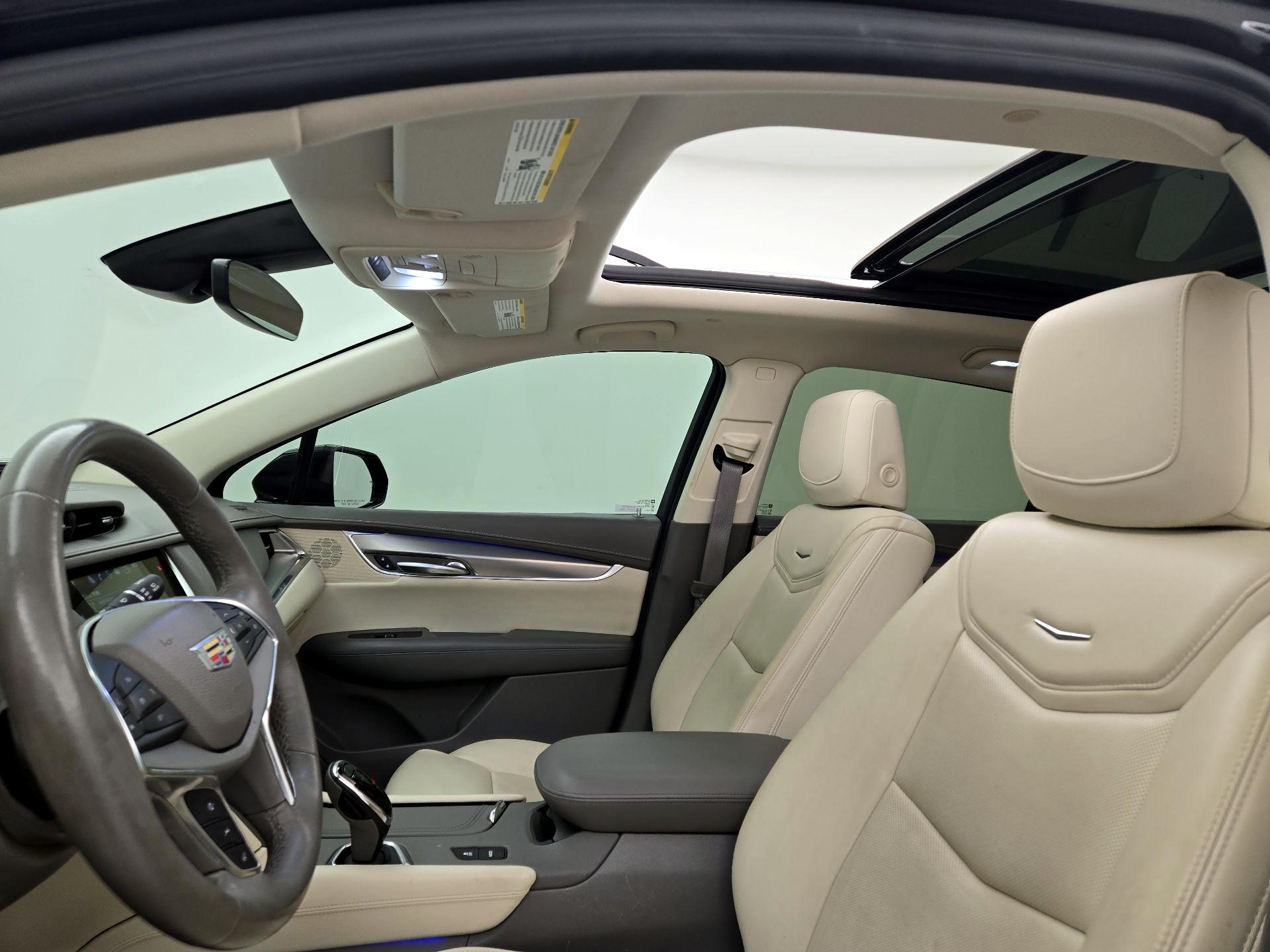 Thumbnail: 2017 Cadillac XT5 - 19