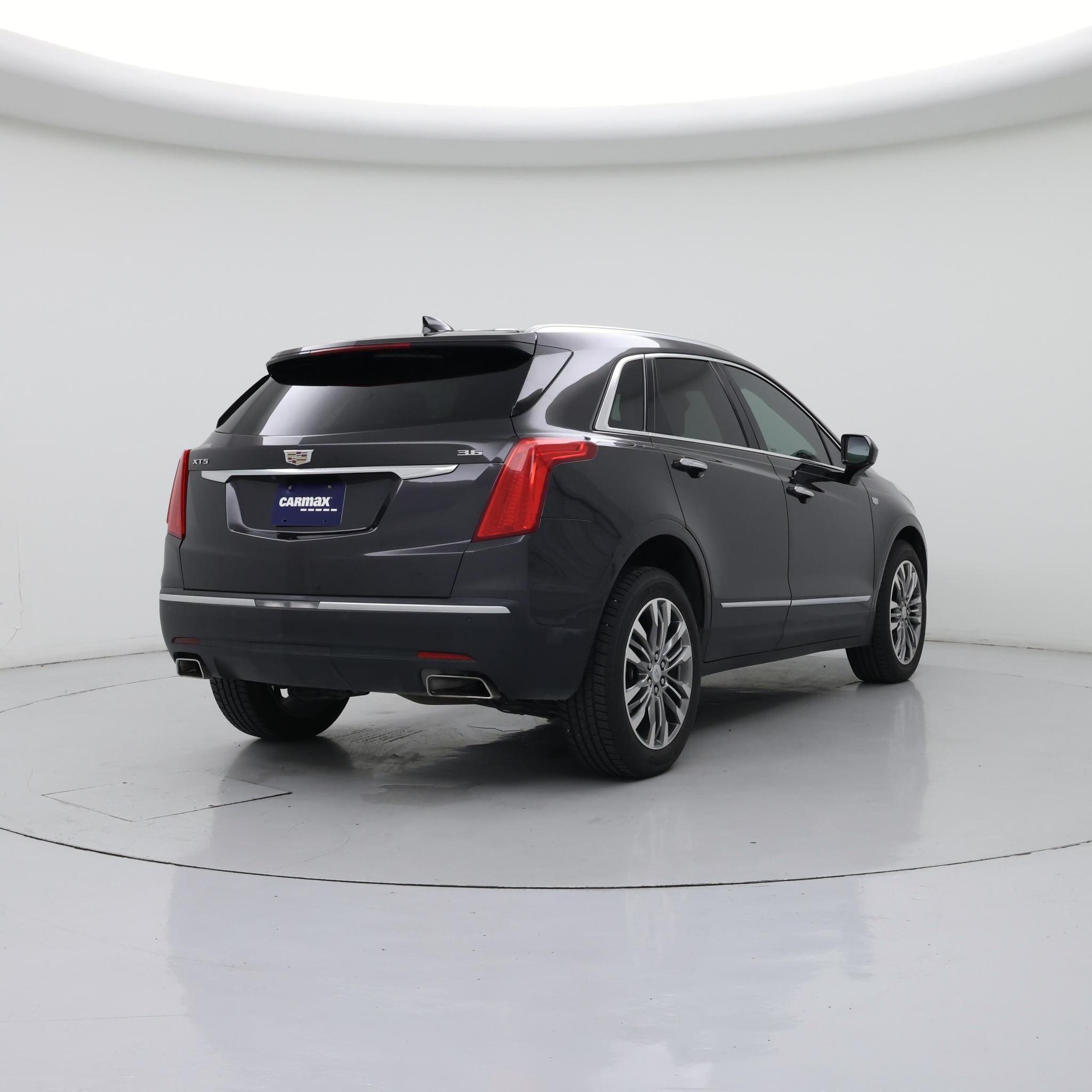 Thumbnail: 2017 Cadillac XT5 - 8