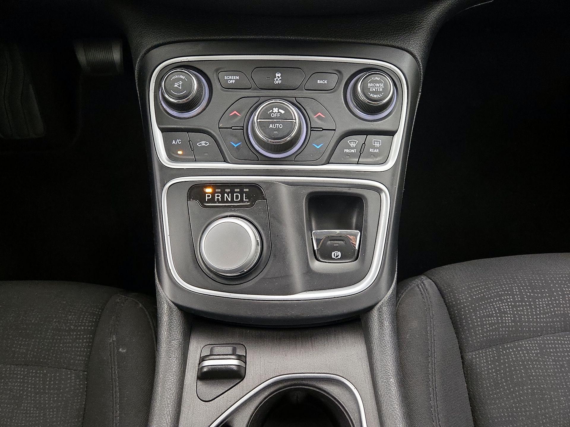 Thumbnail: 2015 Chrysler 200 - 17