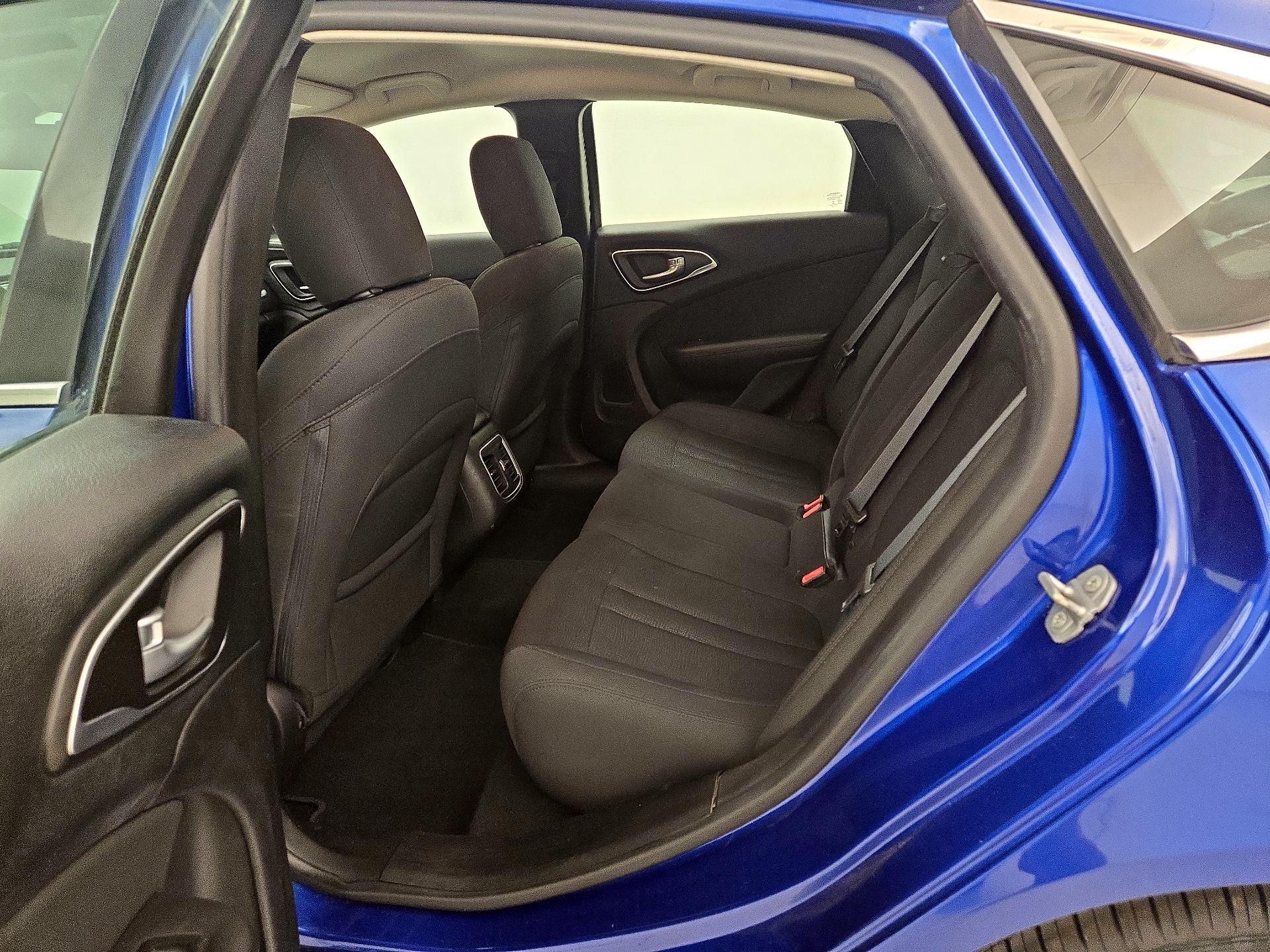 Thumbnail: 2015 Chrysler 200 - 19