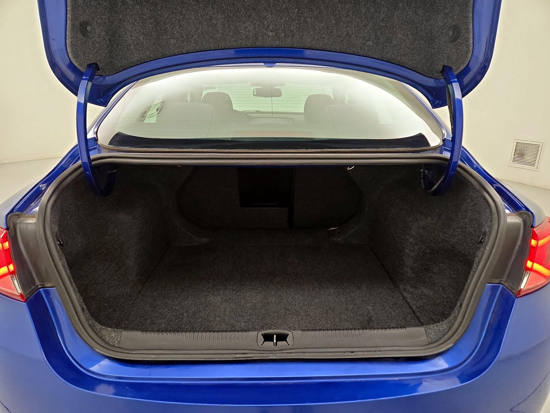 Thumbnail: 2015 Chrysler 200 - 20