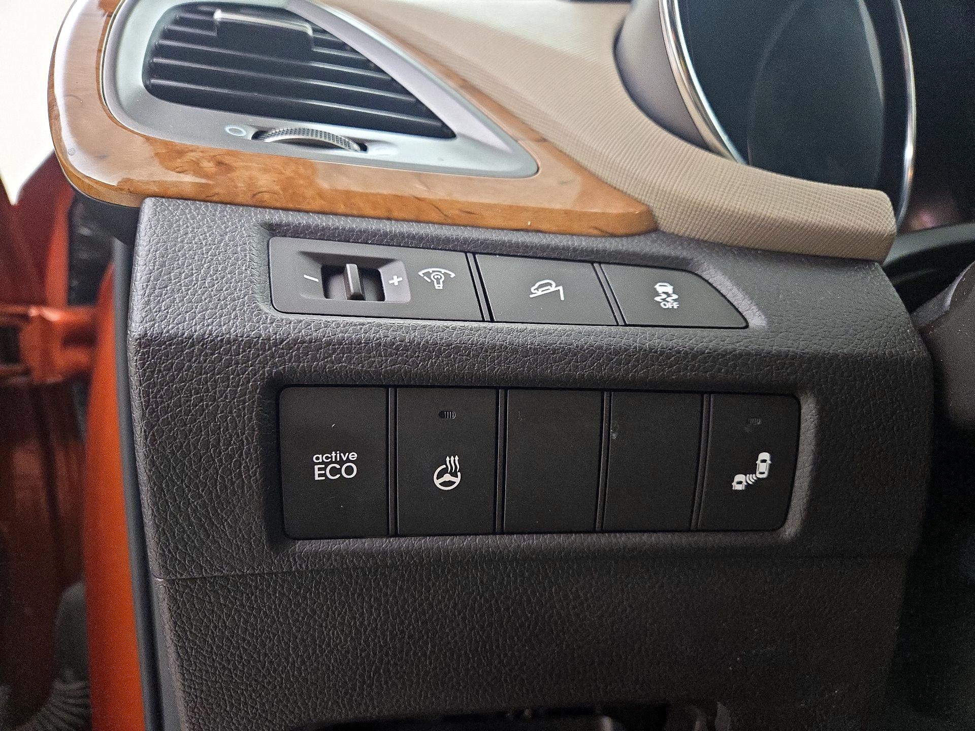 Thumbnail: 2014 Hyundai Santa Fe - 13