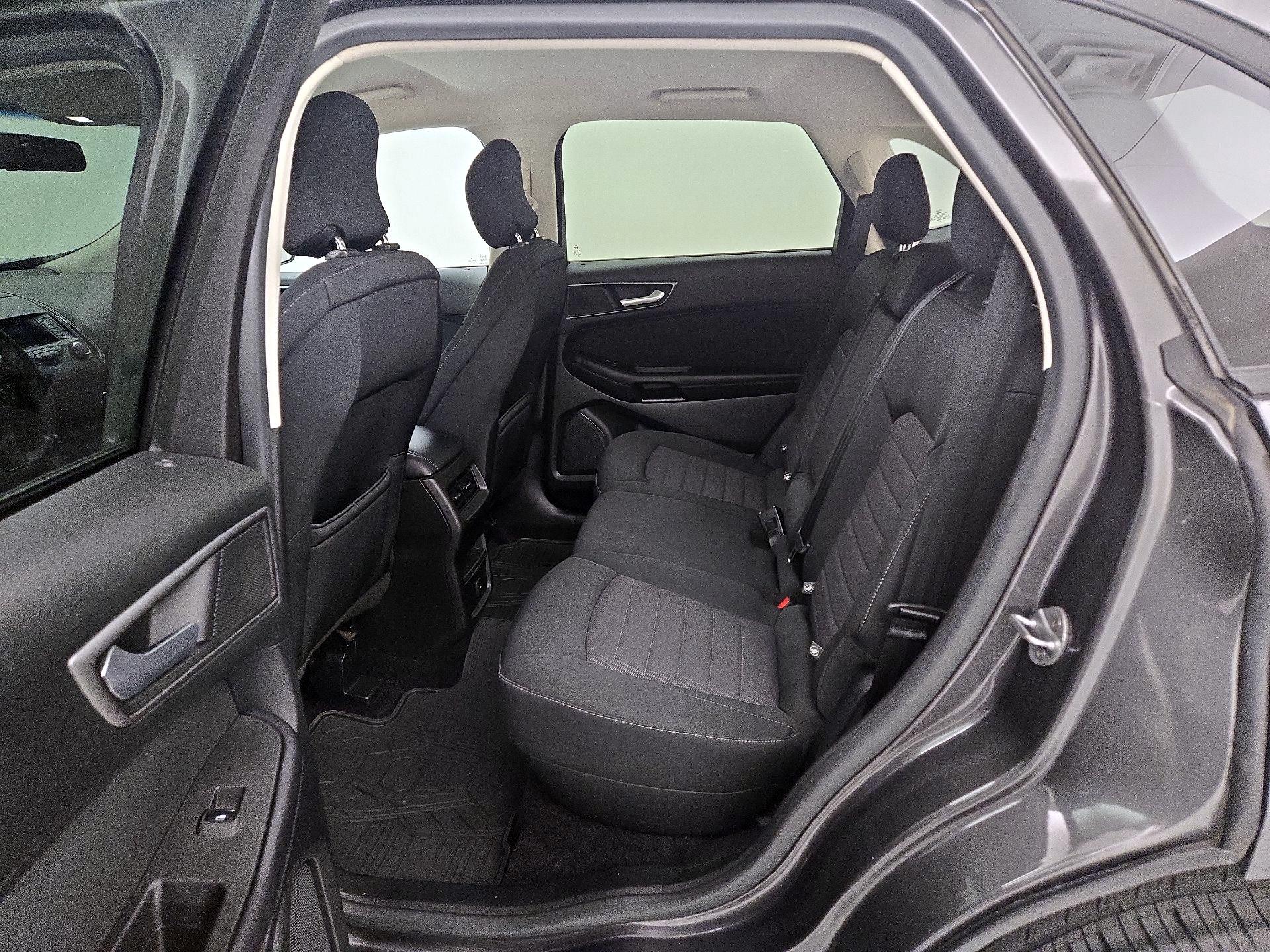 Thumbnail: 2015 Ford Edge - 19