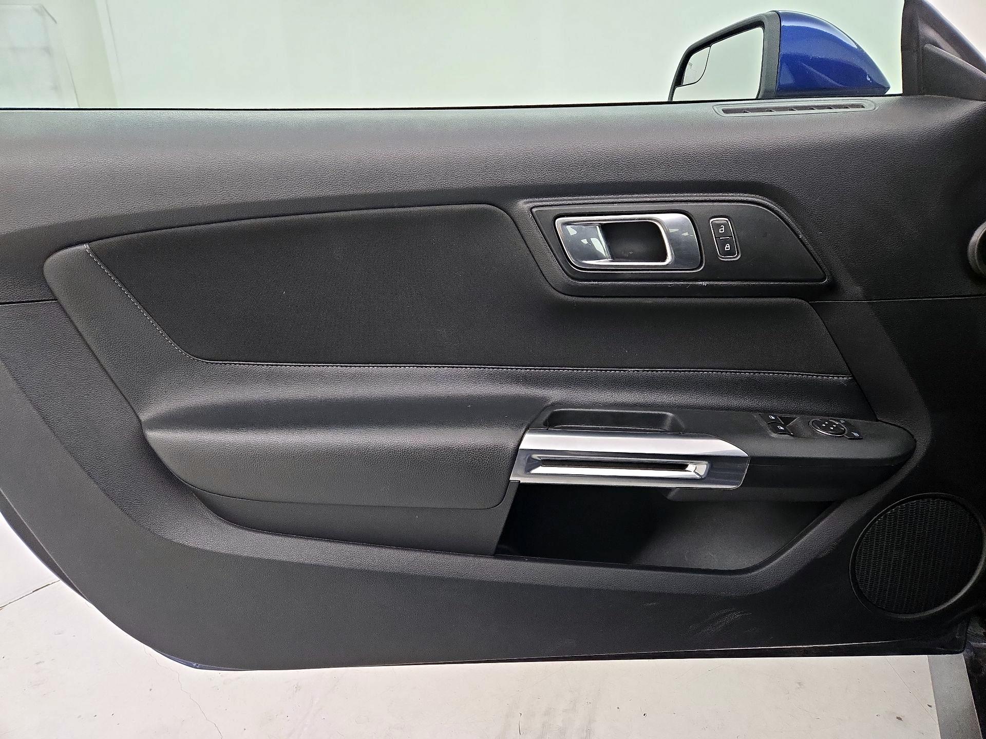 Thumbnail: 2019 Ford Mustang - 12