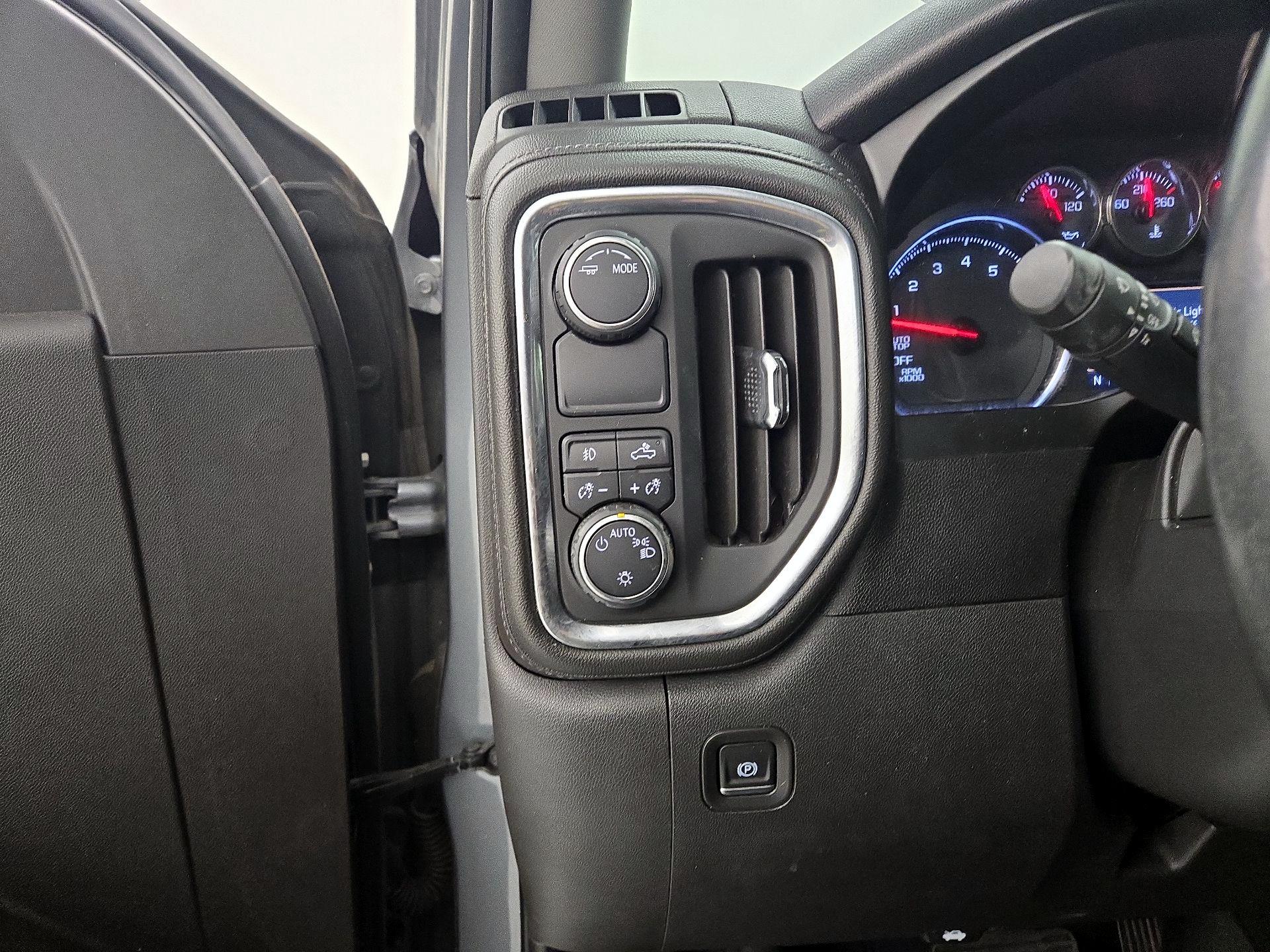 Thumbnail: 2020 Chevrolet Silverado 1500 - 13