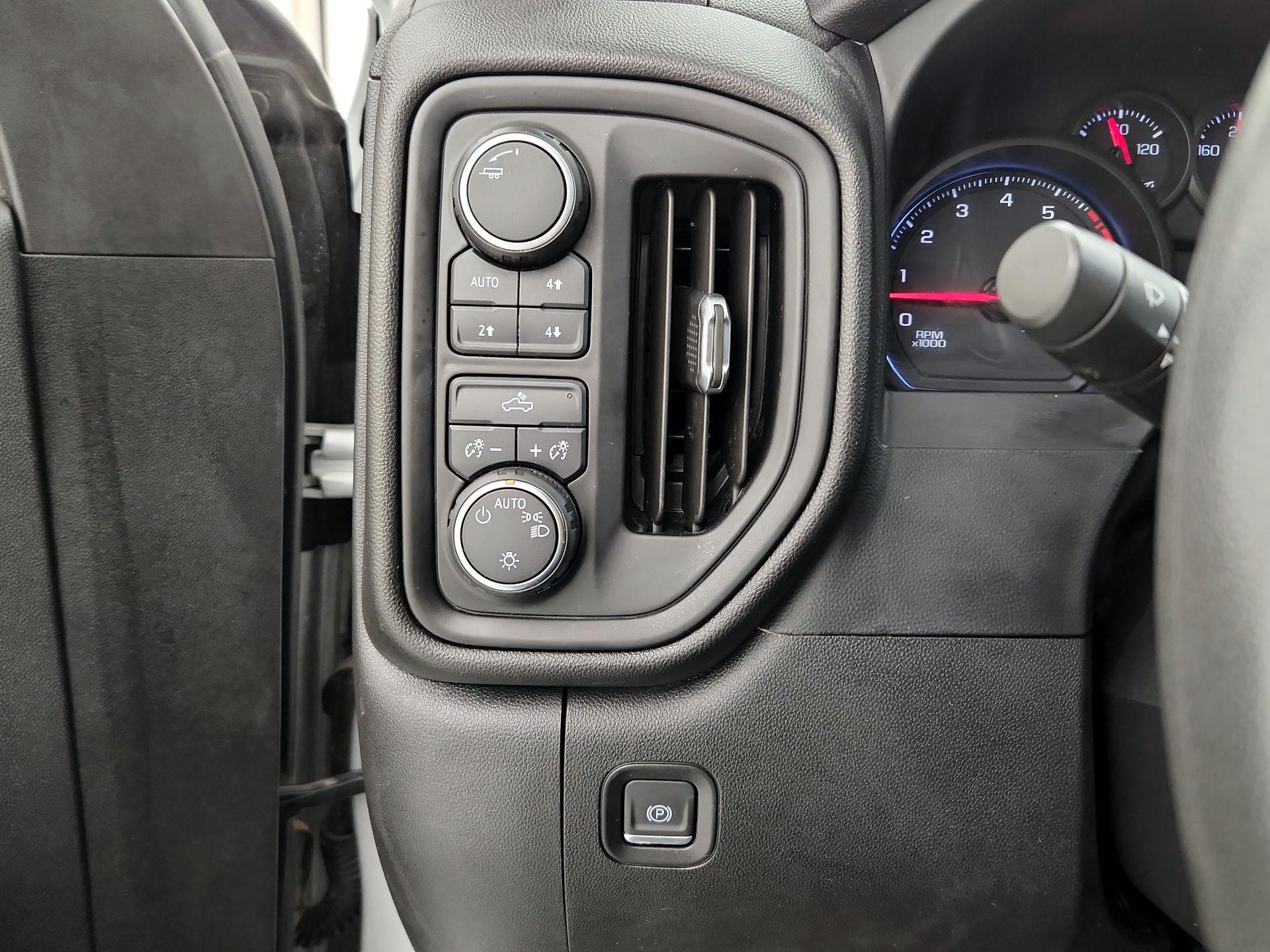 Thumbnail: 2020 Chevrolet Silverado 1500 - 13