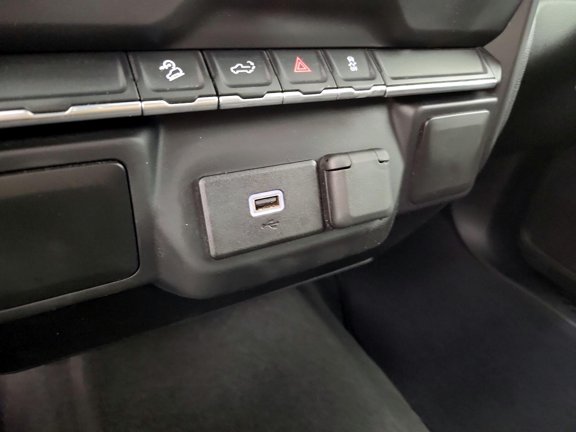 Thumbnail: 2020 Chevrolet Silverado 1500 - 18