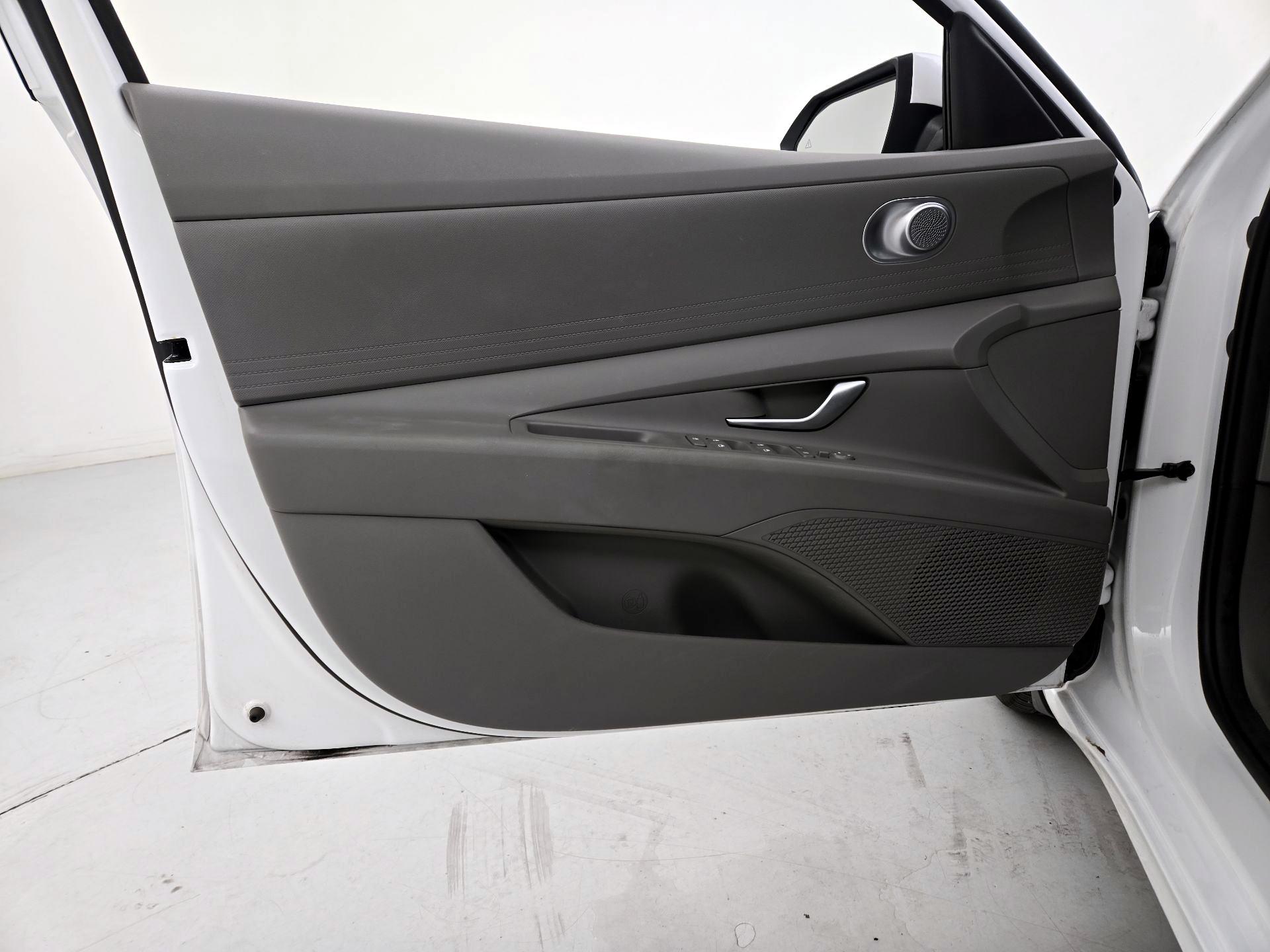 Thumbnail: 2023 Hyundai Elantra - 12