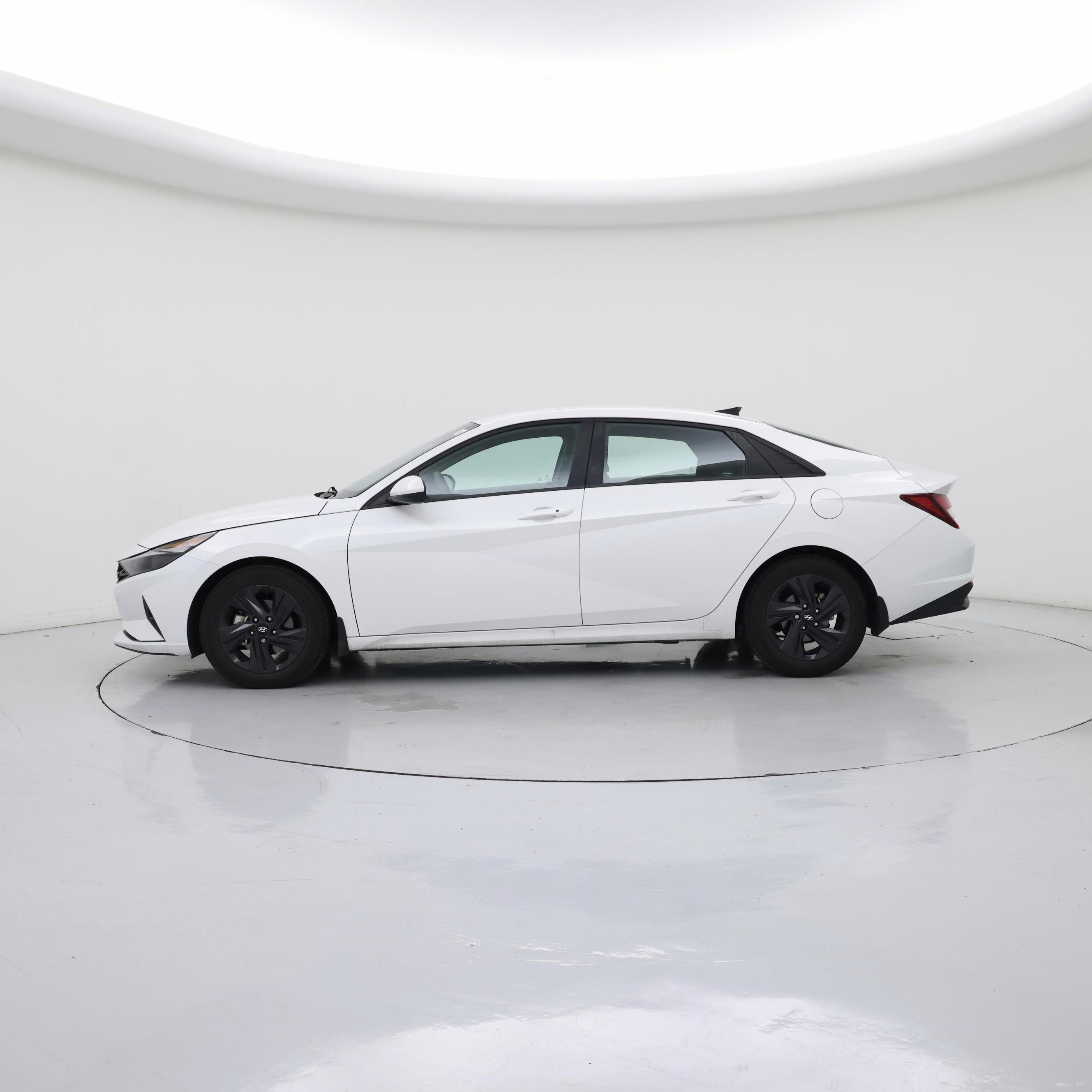 Thumbnail: 2023 Hyundai Elantra - 3