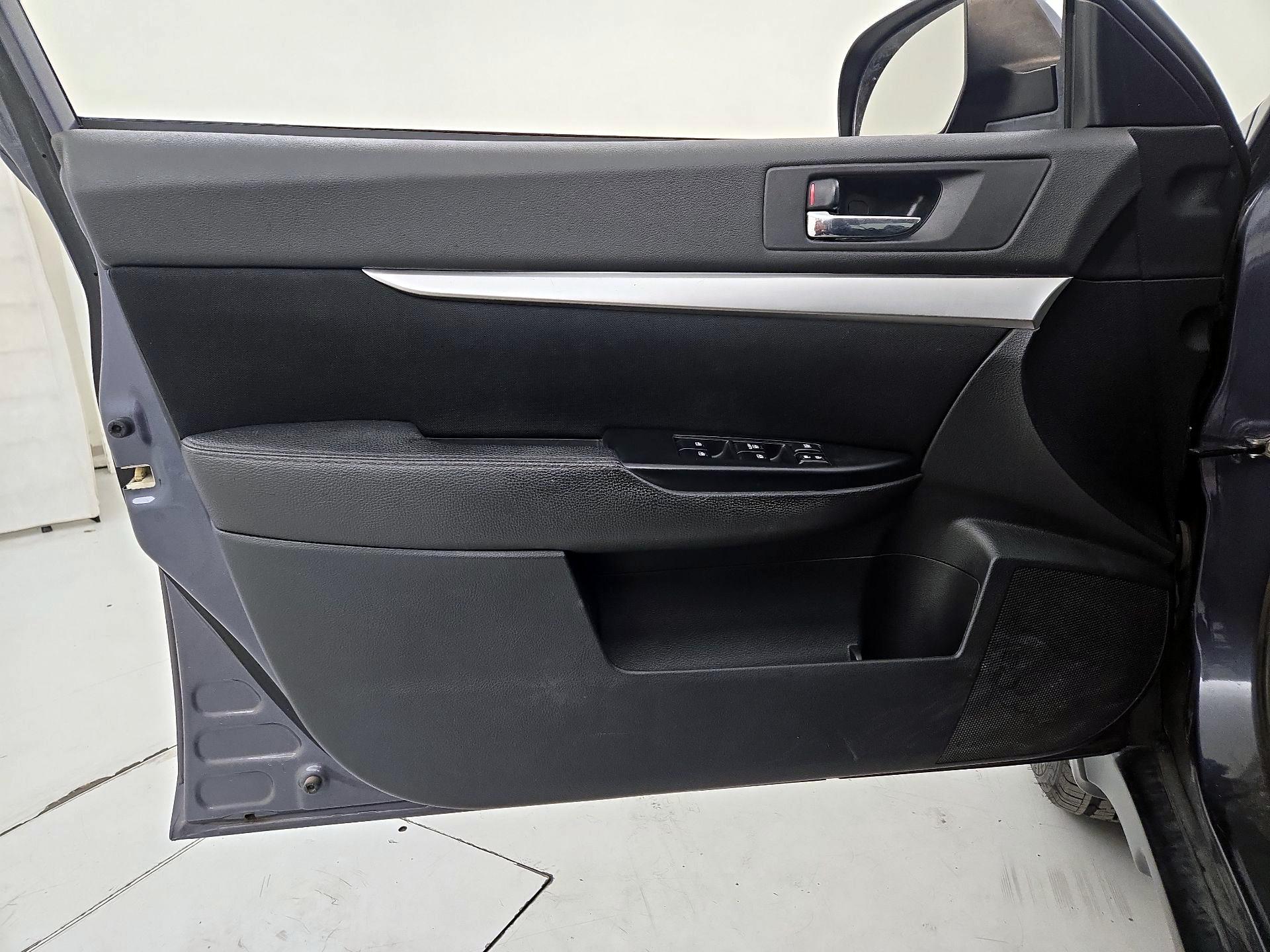 Thumbnail: 2014 Subaru Outback - 12