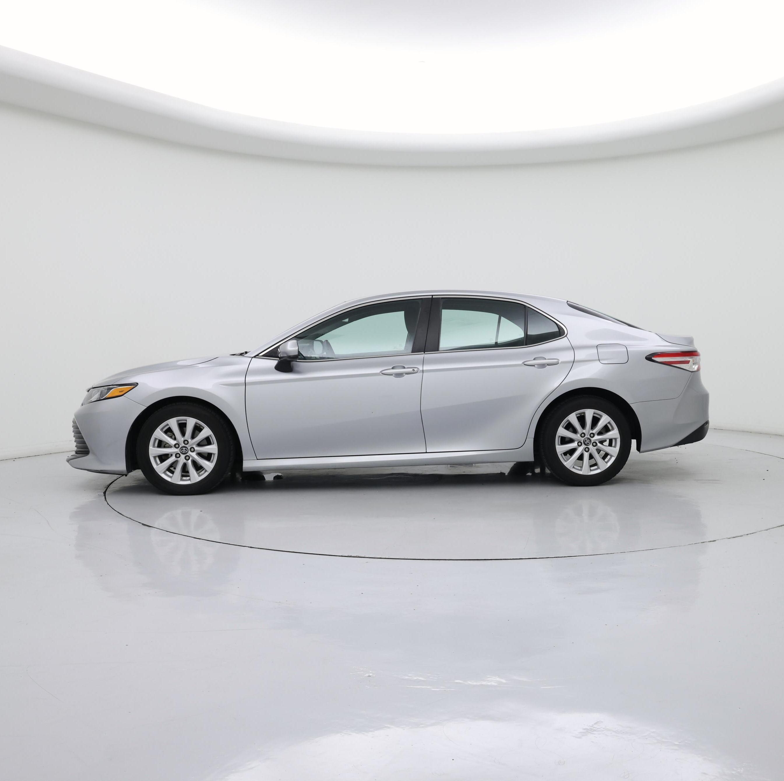 Thumbnail: 2018 Toyota Camry - 3