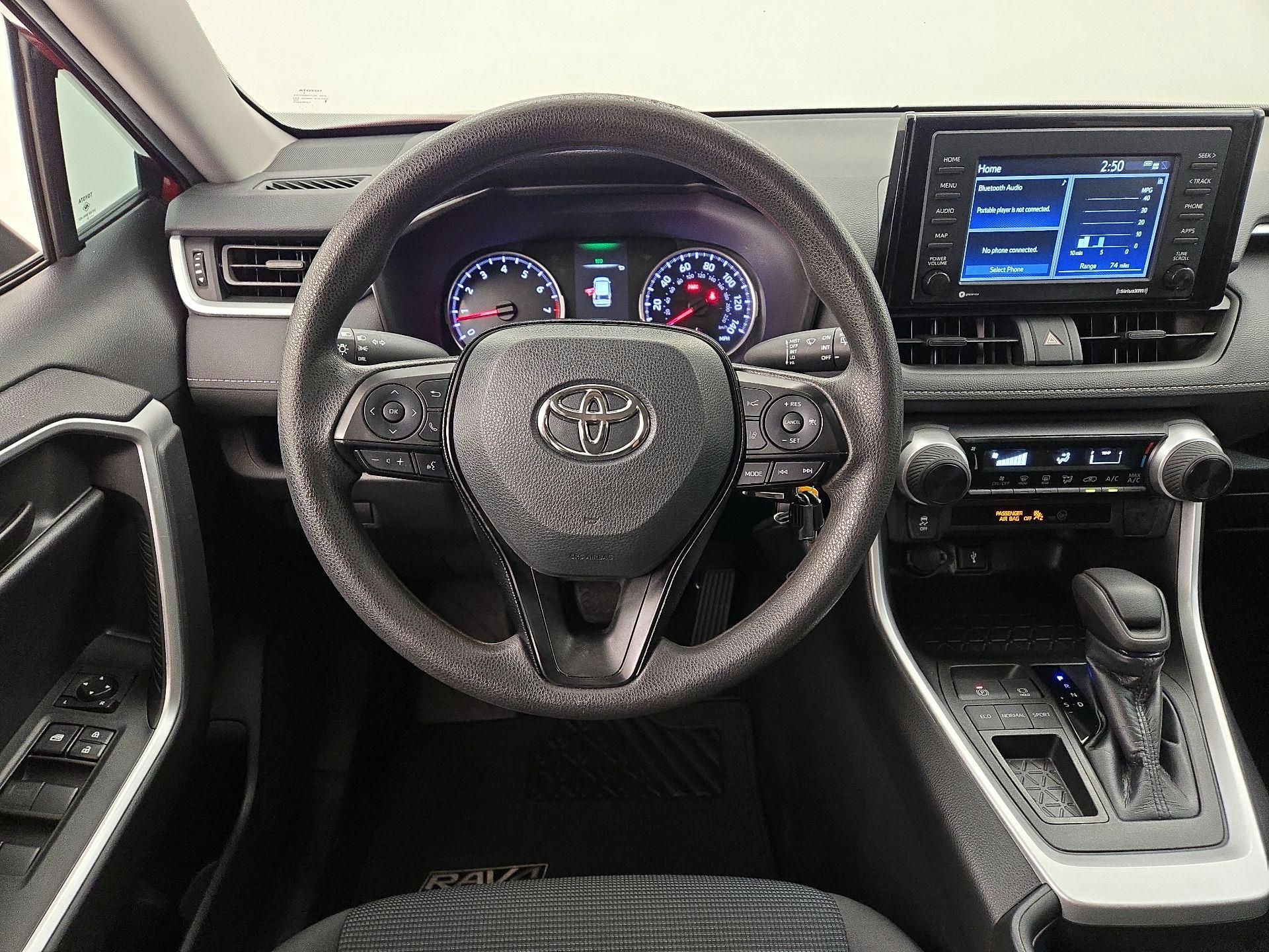 Thumbnail: 2021 Toyota RAV4 - 10