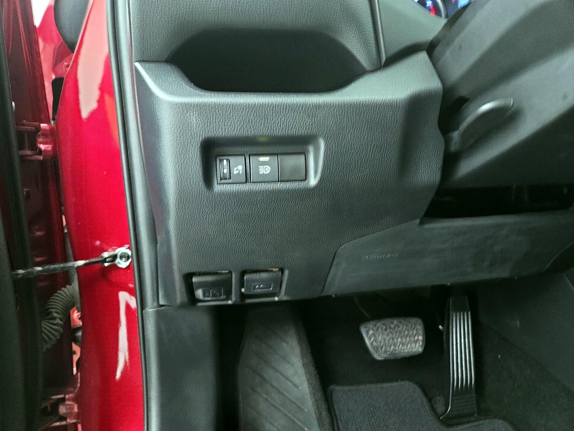 Thumbnail: 2021 Toyota RAV4 - 13
