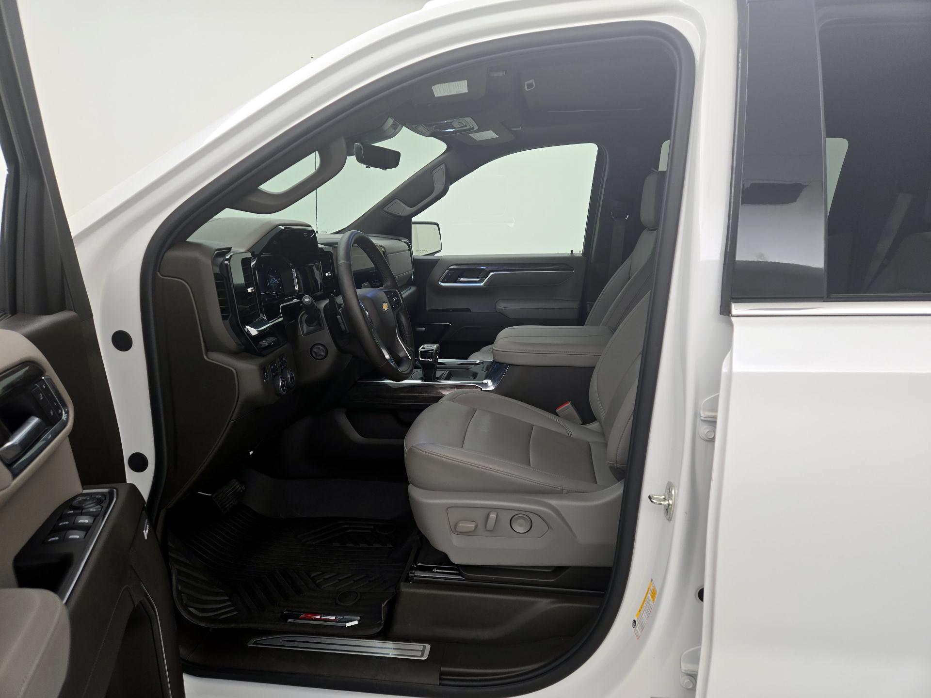 Thumbnail: 2025 Chevrolet Silverado 1500 - 11