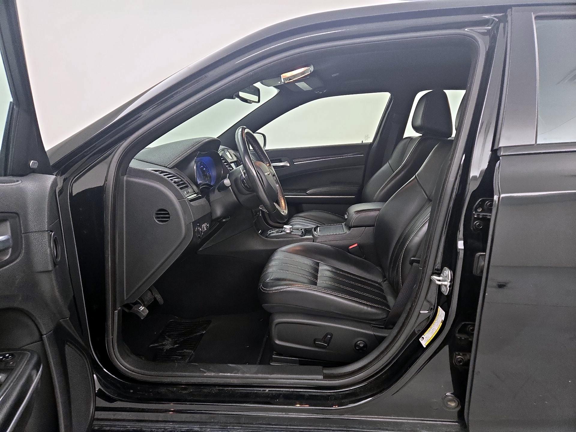 Thumbnail: 2019 Chrysler 300 - 11