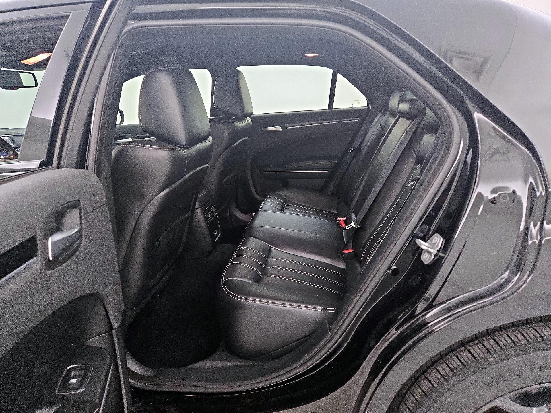 Thumbnail: 2019 Chrysler 300 - 19