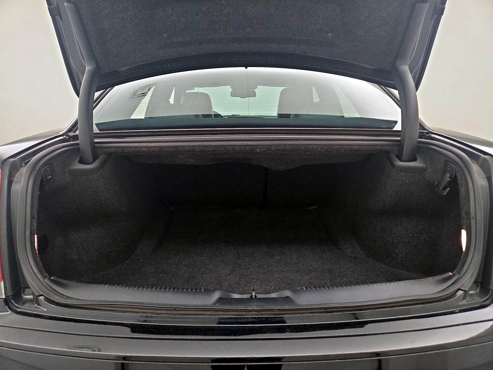 Thumbnail: 2019 Chrysler 300 - 20
