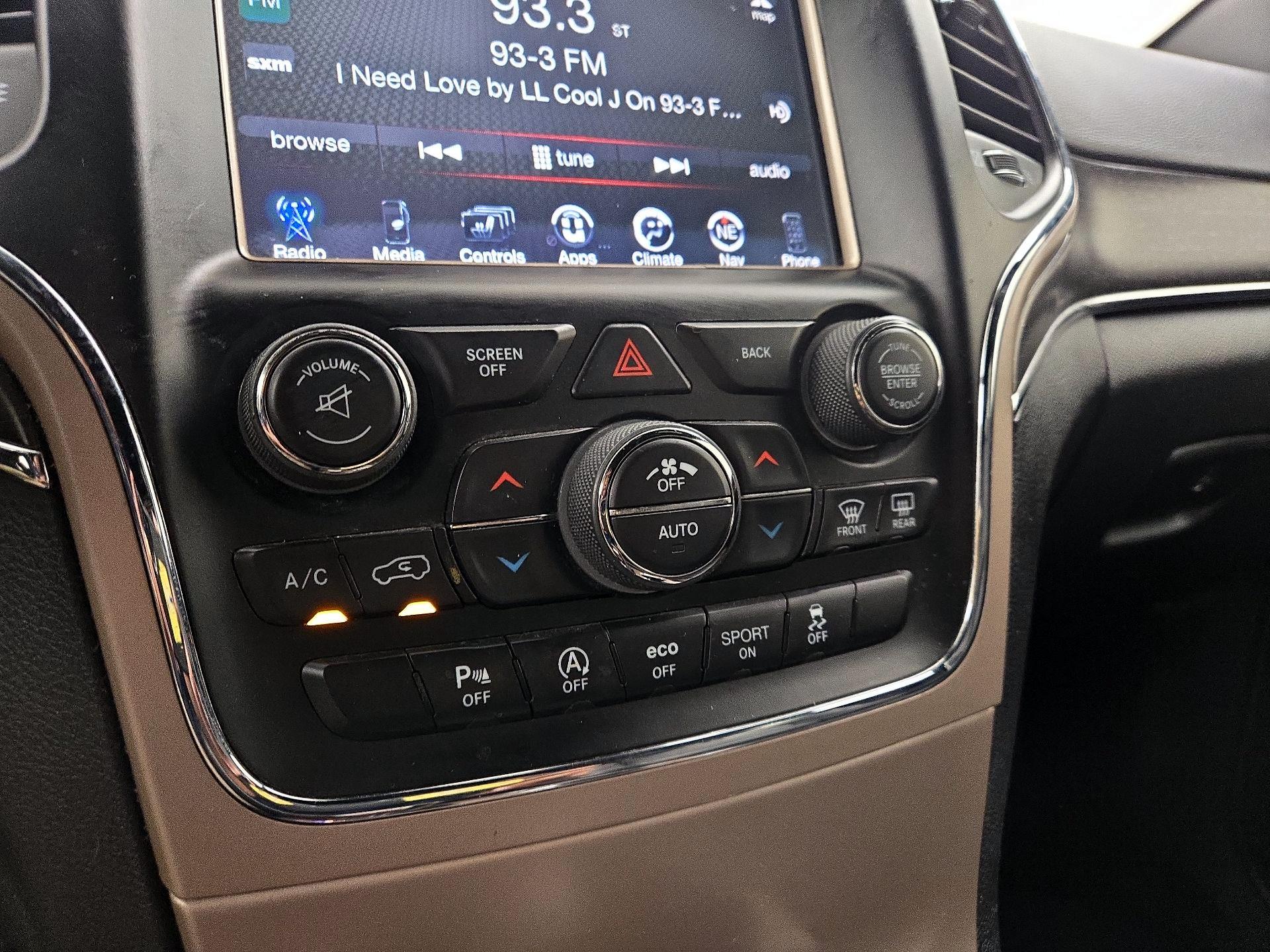 Thumbnail: 2017 Jeep Grand Cherokee - 17