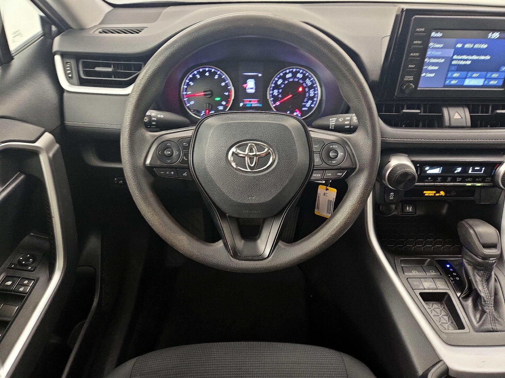 Thumbnail: 2019 Toyota RAV4 - 10