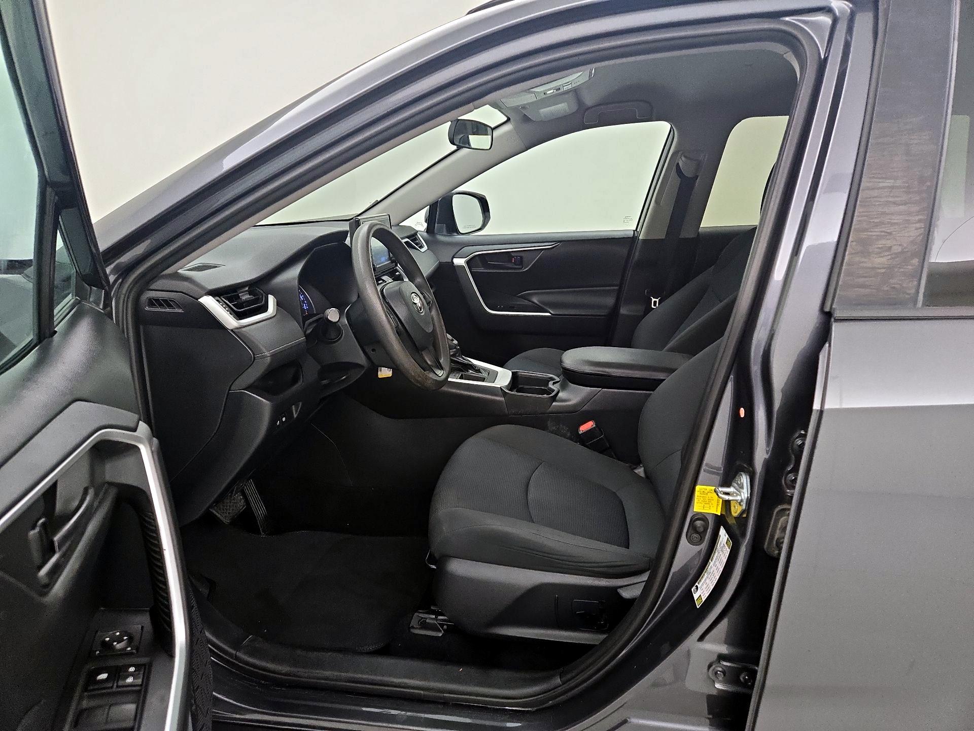 Thumbnail: 2019 Toyota RAV4 - 11