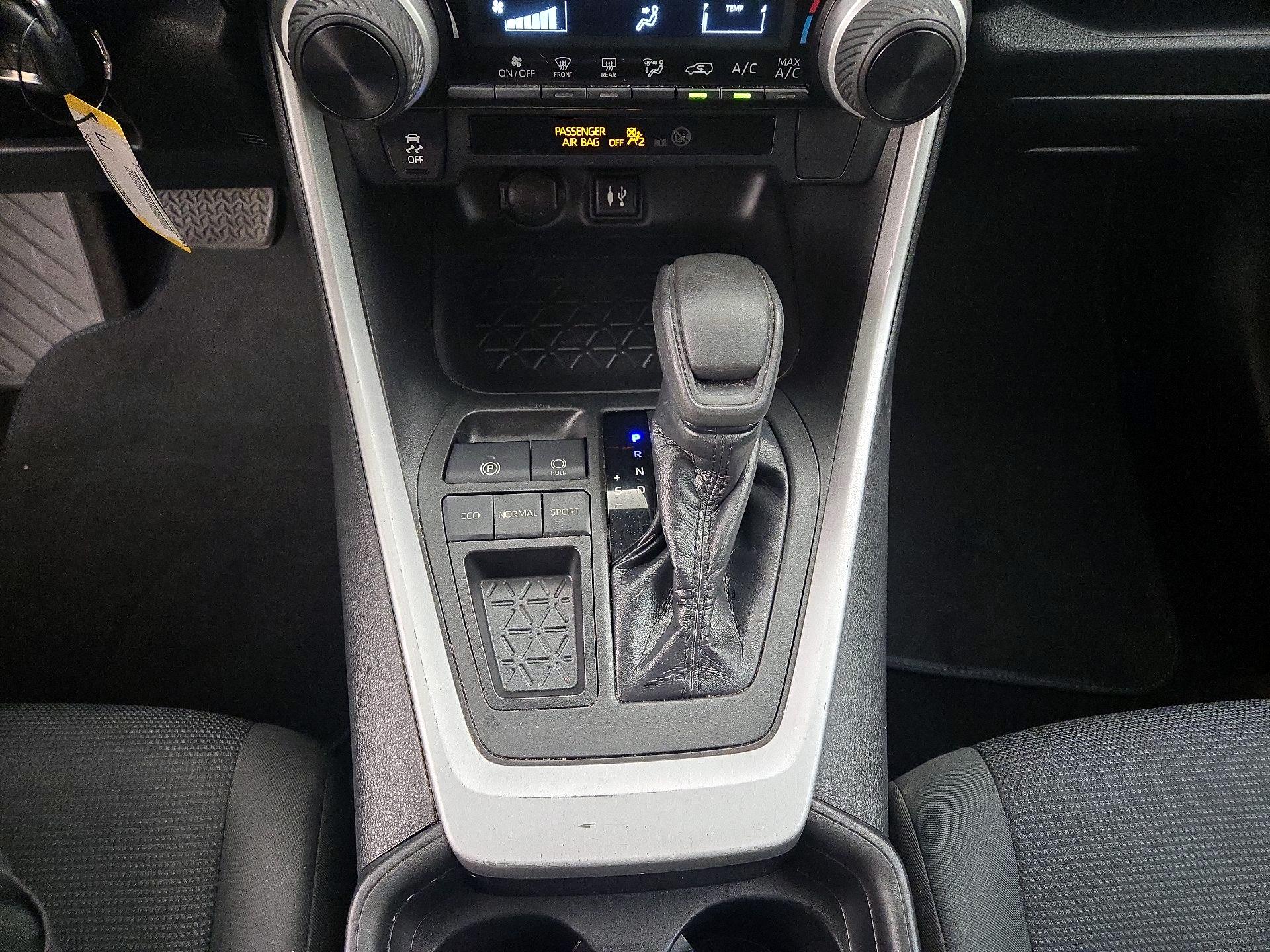 Thumbnail: 2019 Toyota RAV4 - 17