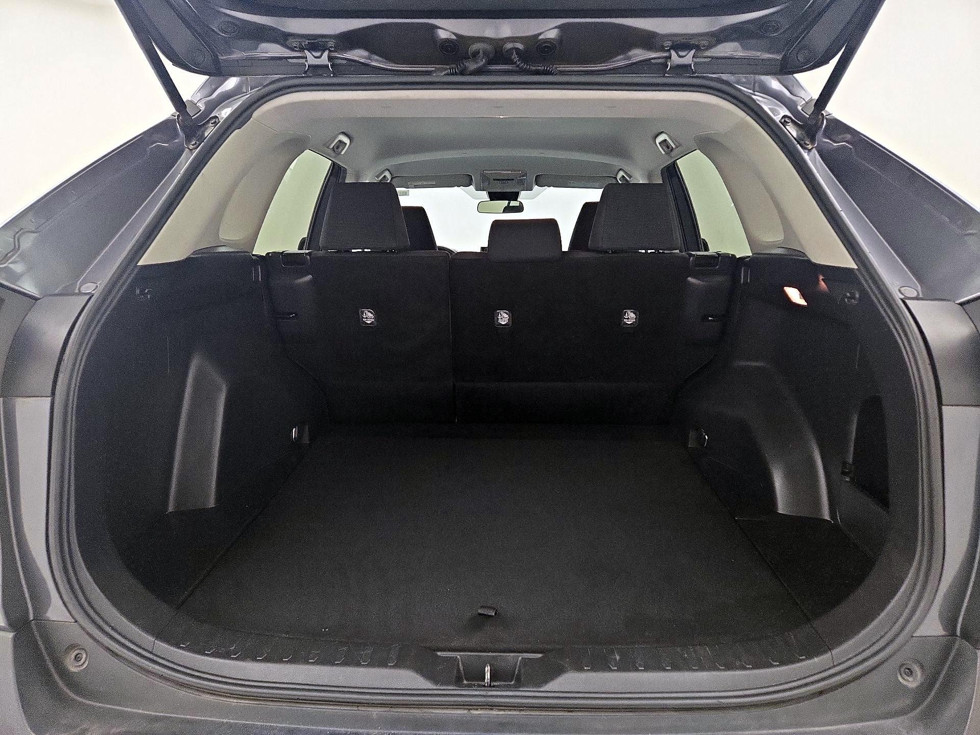 Thumbnail: 2019 Toyota RAV4 - 20