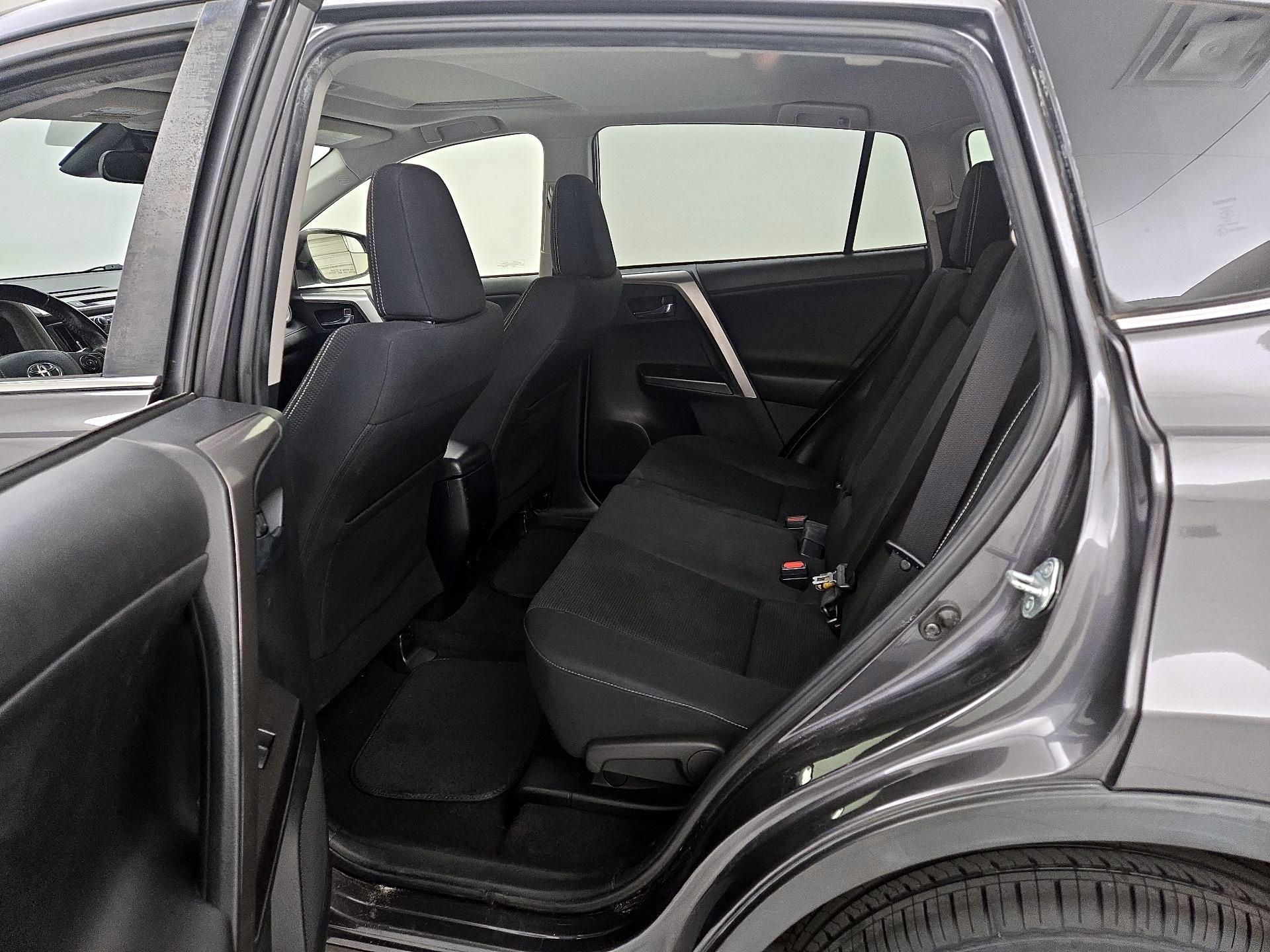 Thumbnail: 2017 Toyota RAV4 - 20