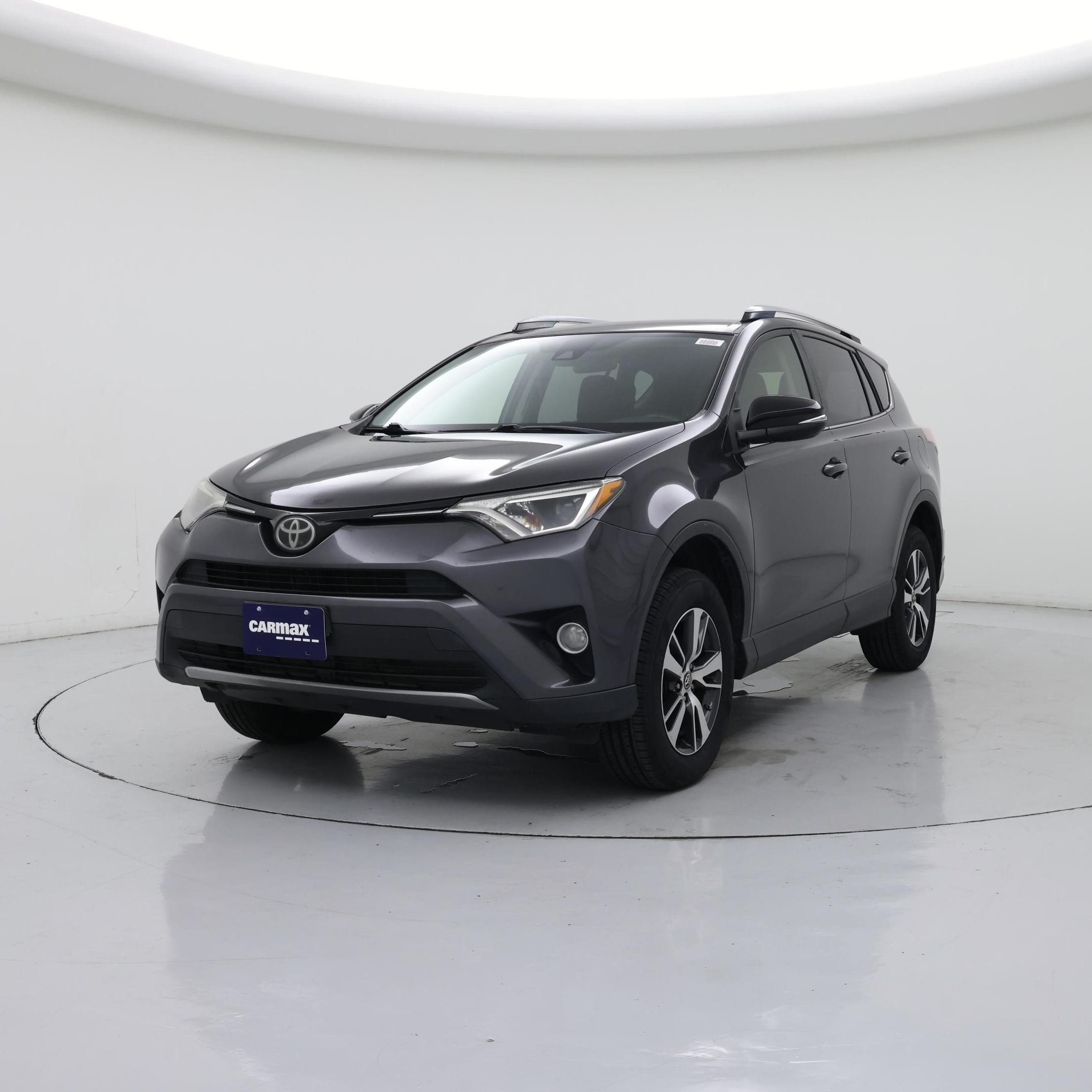 Thumbnail: 2017 Toyota RAV4 - 4
