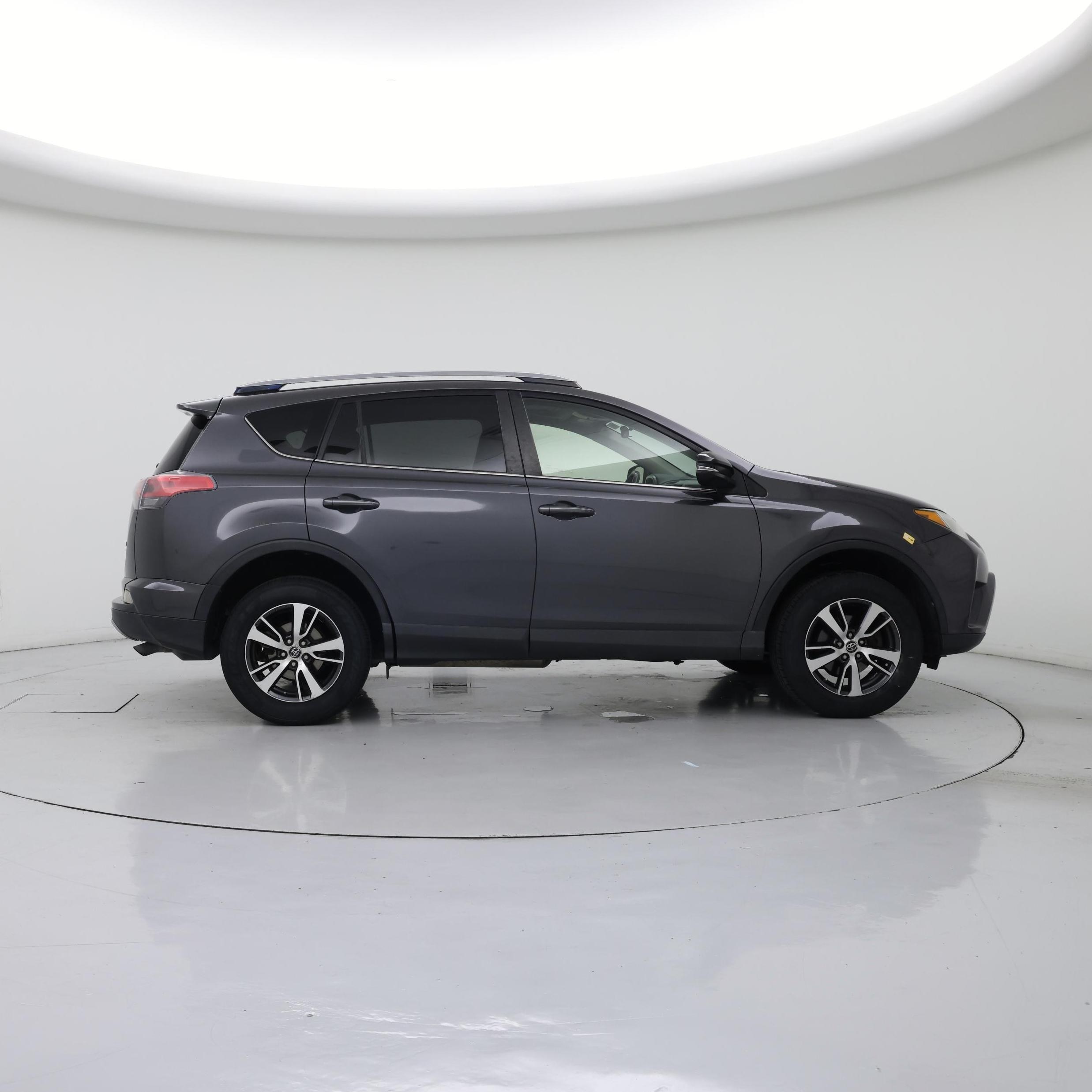 Thumbnail: 2017 Toyota RAV4 - 7