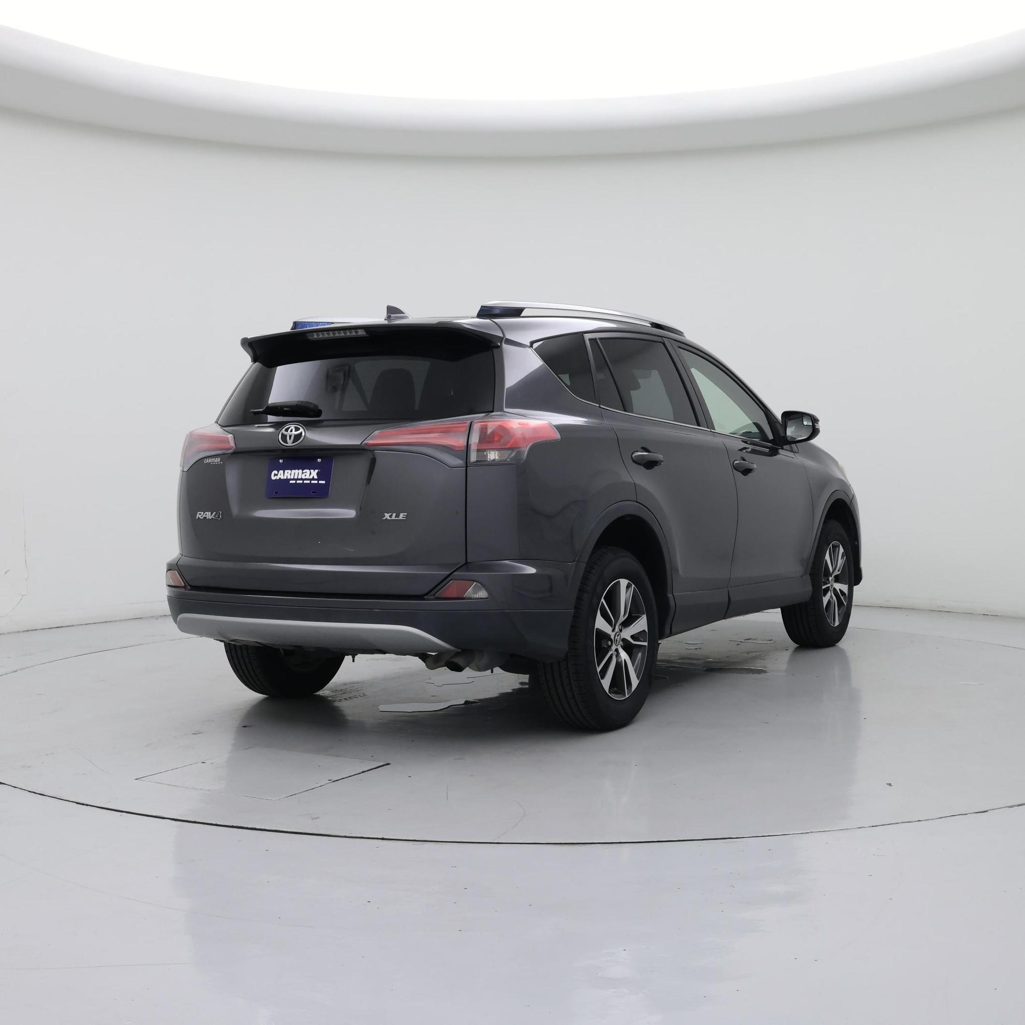 Thumbnail: 2017 Toyota RAV4 - 8