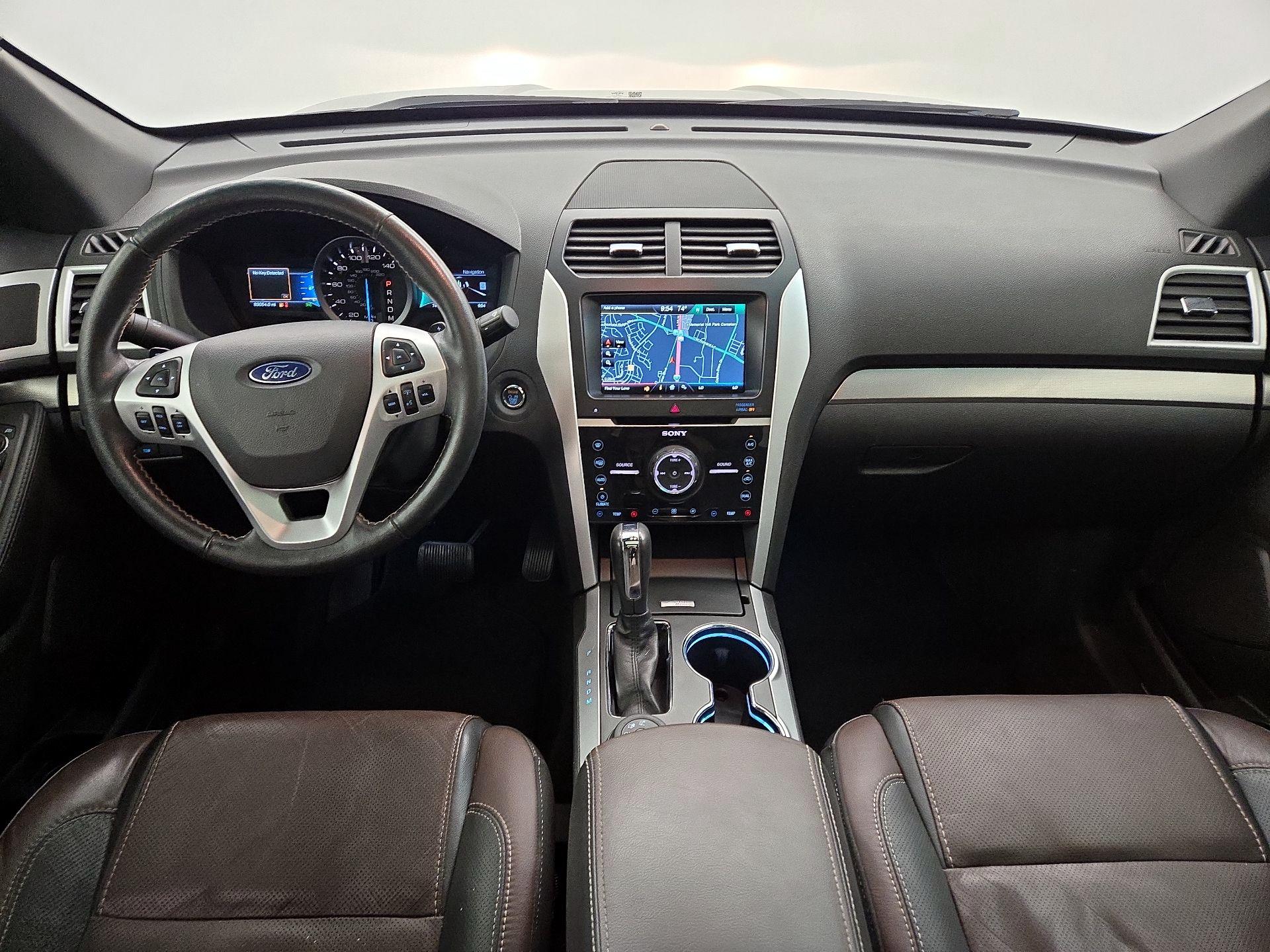 Thumbnail: 2015 Ford Explorer - 9