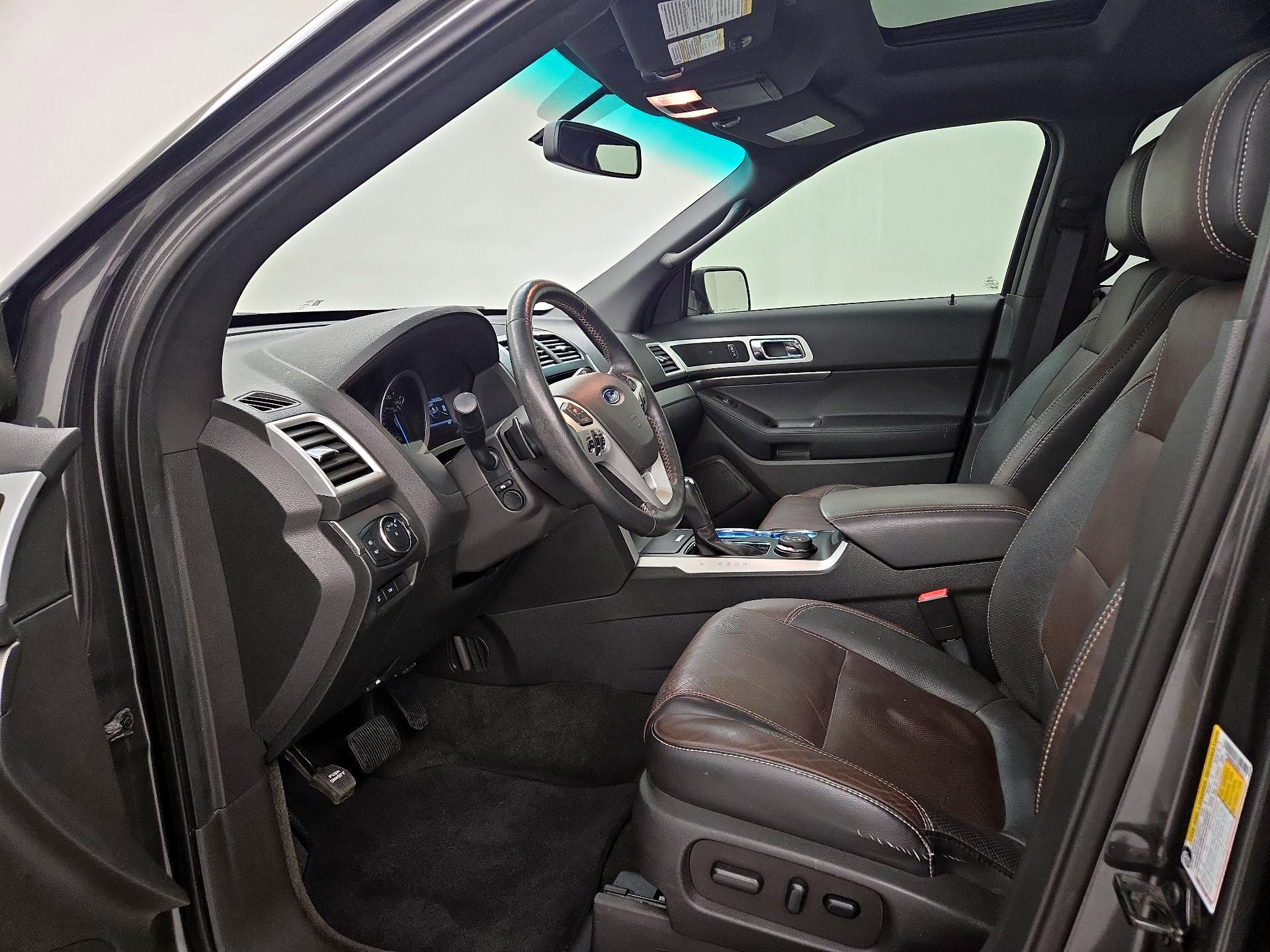 Thumbnail: 2015 Ford Explorer - 11