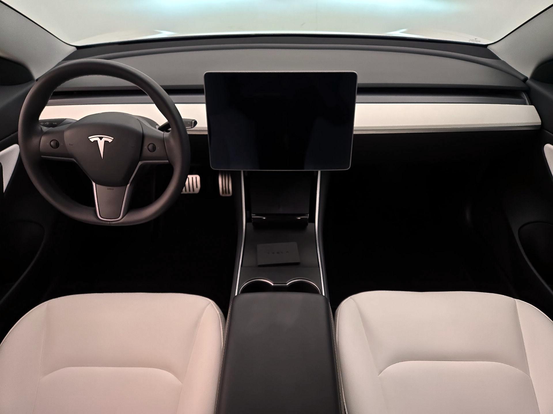 Thumbnail: 2020 Tesla Model 3 - 9