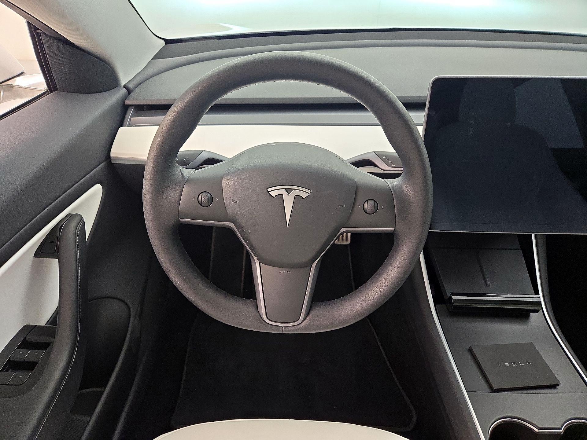 Thumbnail: 2020 Tesla Model 3 - 10