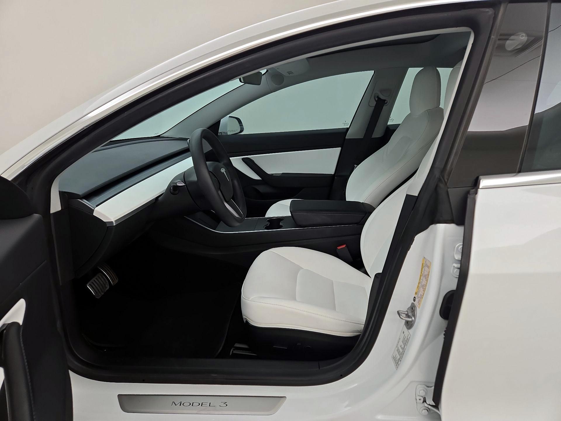 Thumbnail: 2020 Tesla Model 3 - 11