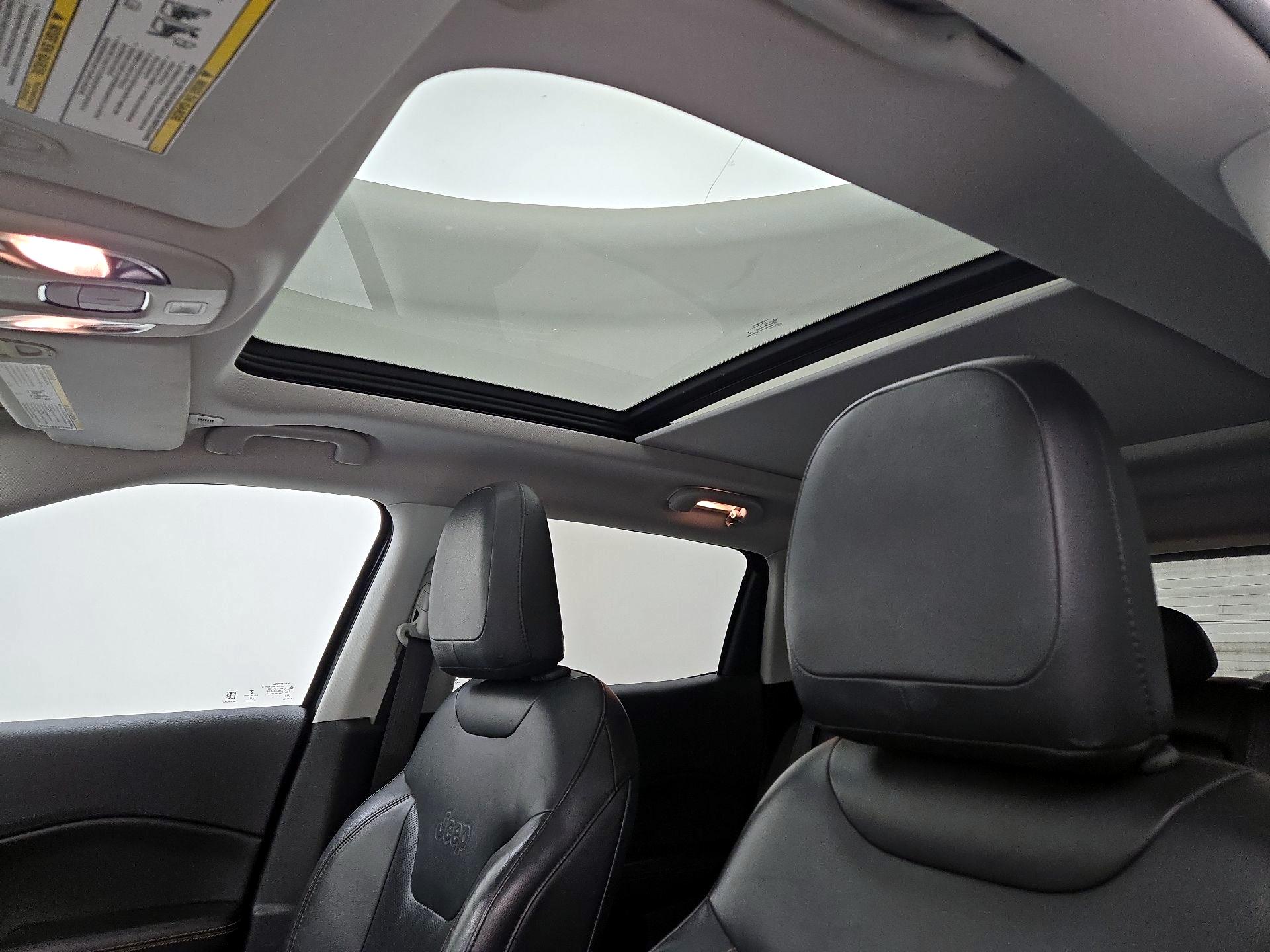 Thumbnail: 2018 Jeep Compass - 20