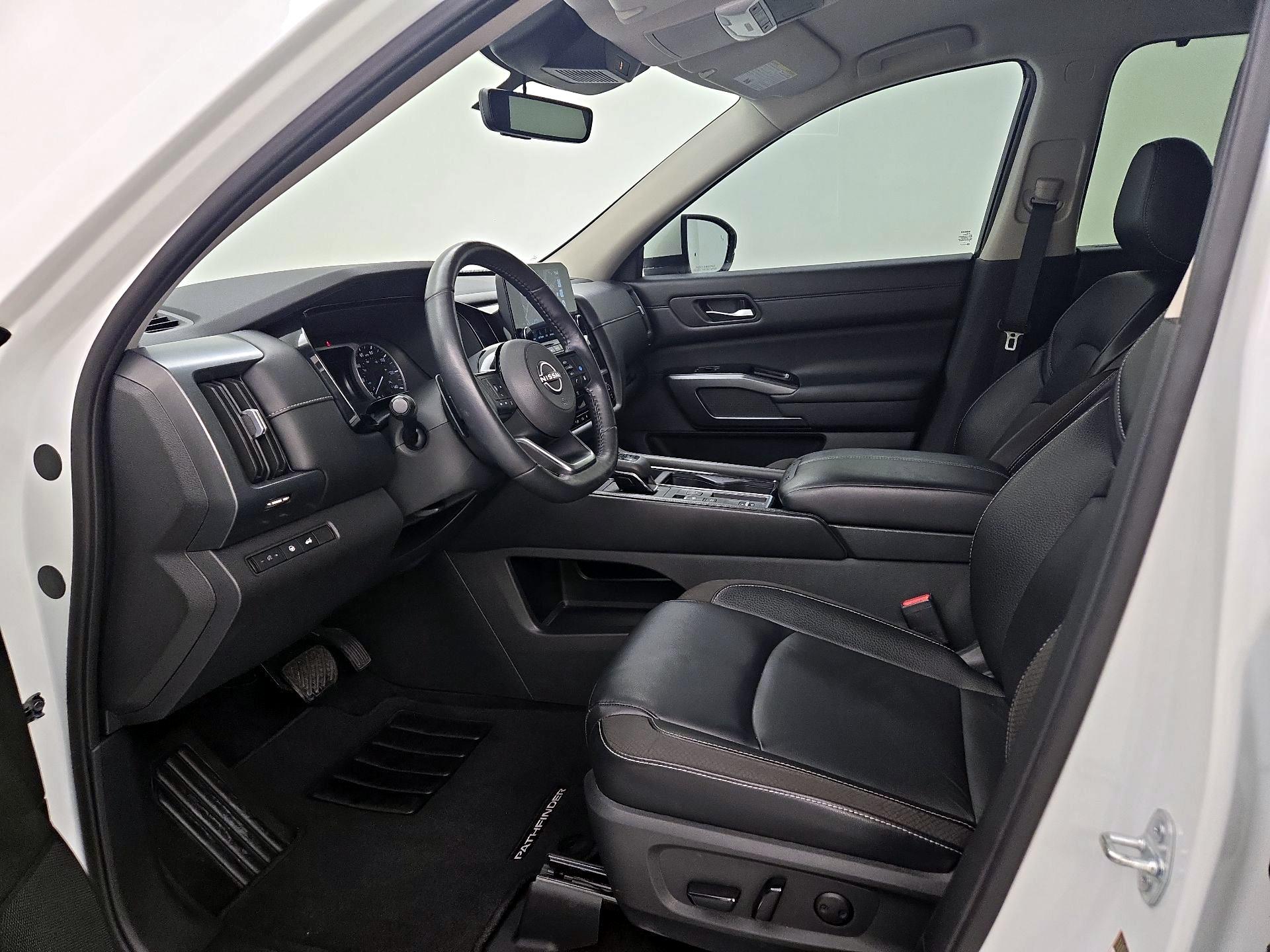 Thumbnail: 2023 Nissan Pathfinder - 9