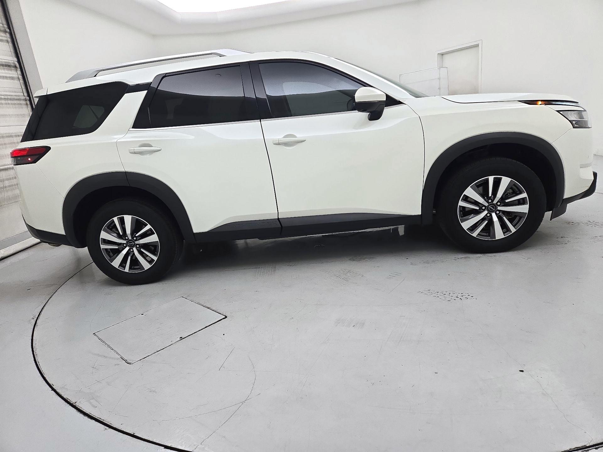 Thumbnail: 2023 Nissan Pathfinder - 4
