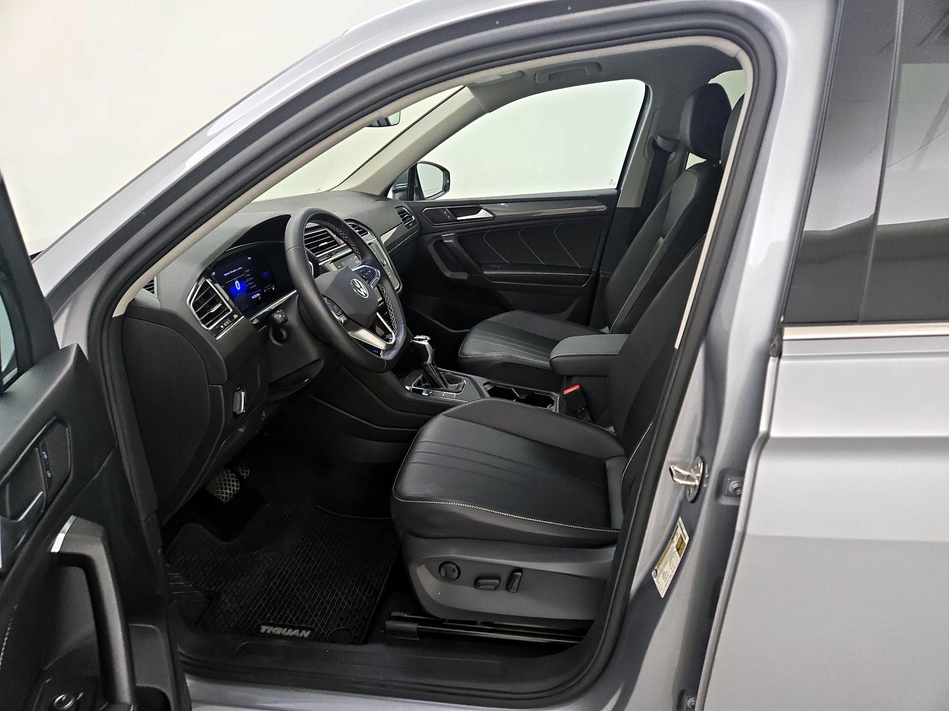 Thumbnail: 2023 Volkswagen Tiguan - 11