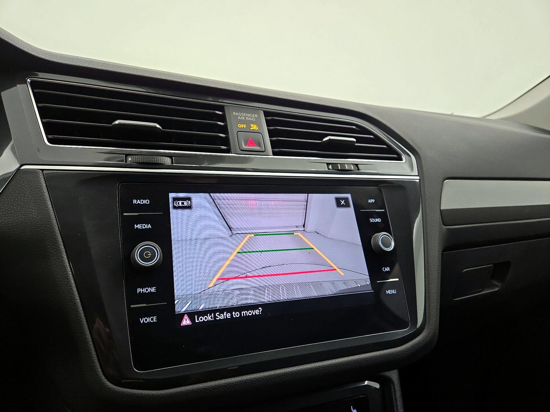 Thumbnail: 2023 Volkswagen Tiguan - 14