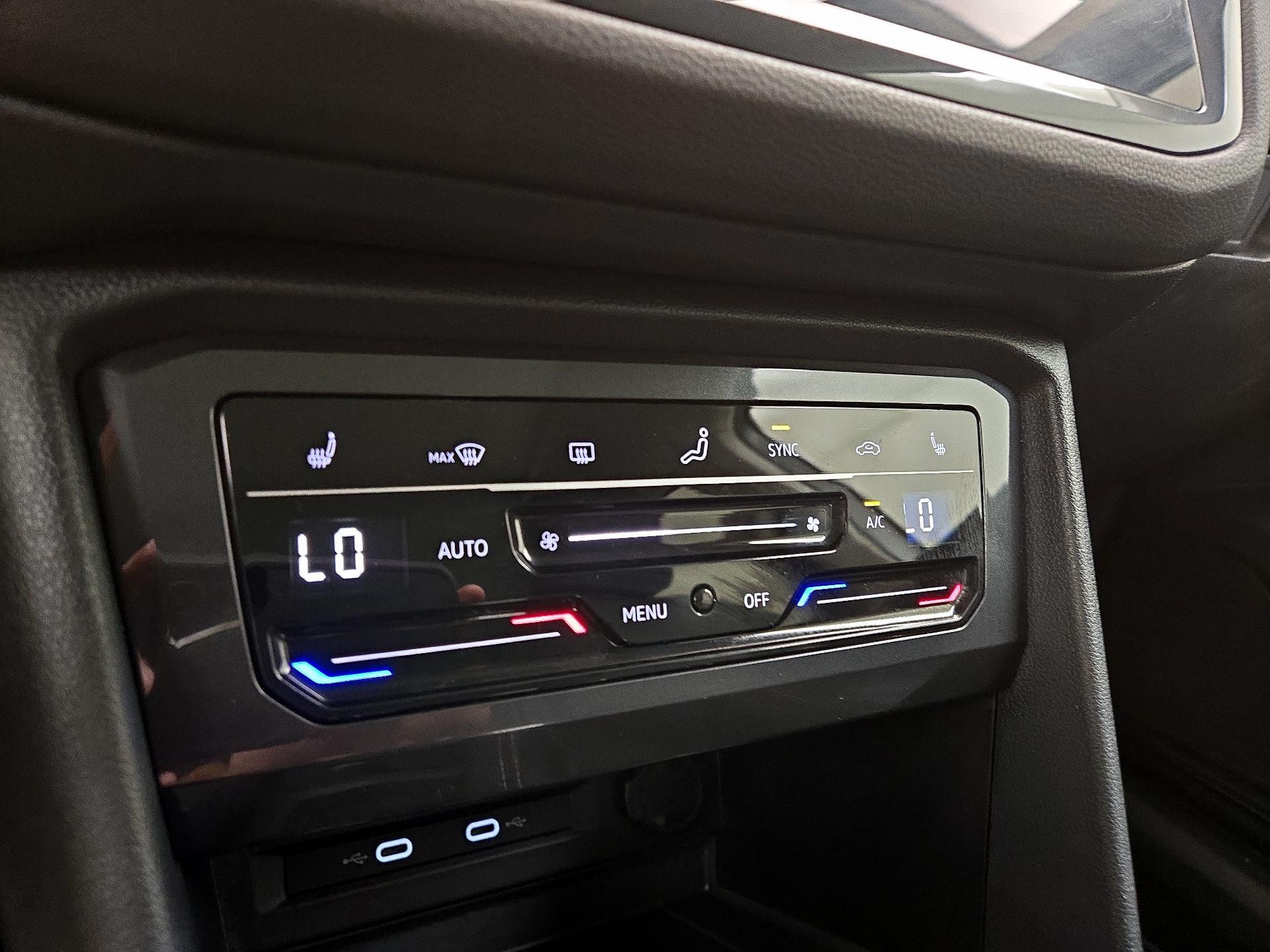 Thumbnail: 2023 Volkswagen Tiguan - 16