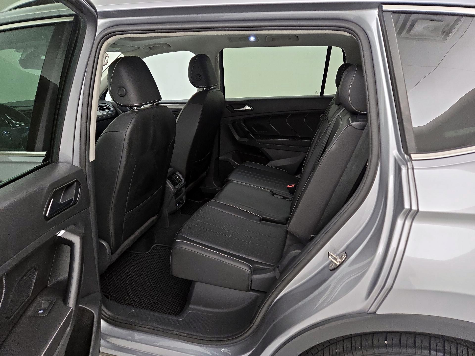 Thumbnail: 2023 Volkswagen Tiguan - 20