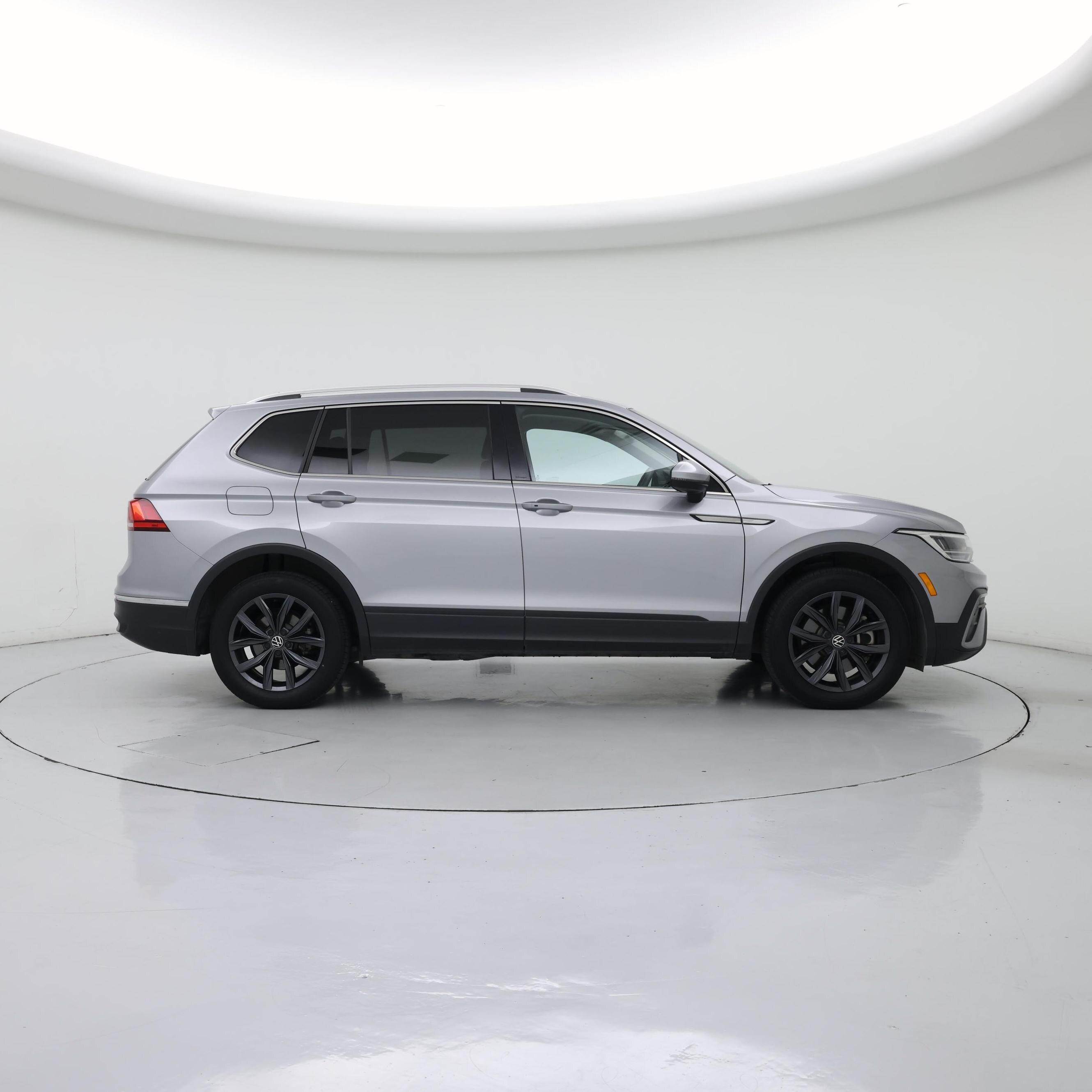 Thumbnail: 2023 Volkswagen Tiguan - 7