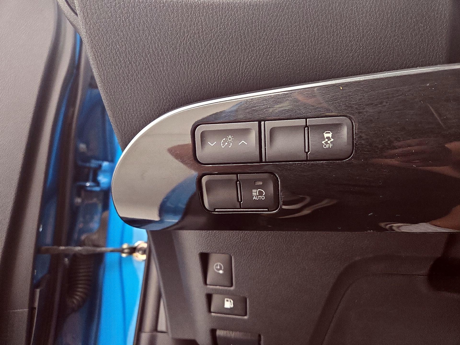 Thumbnail: 2019 Toyota Prius Prime - 13