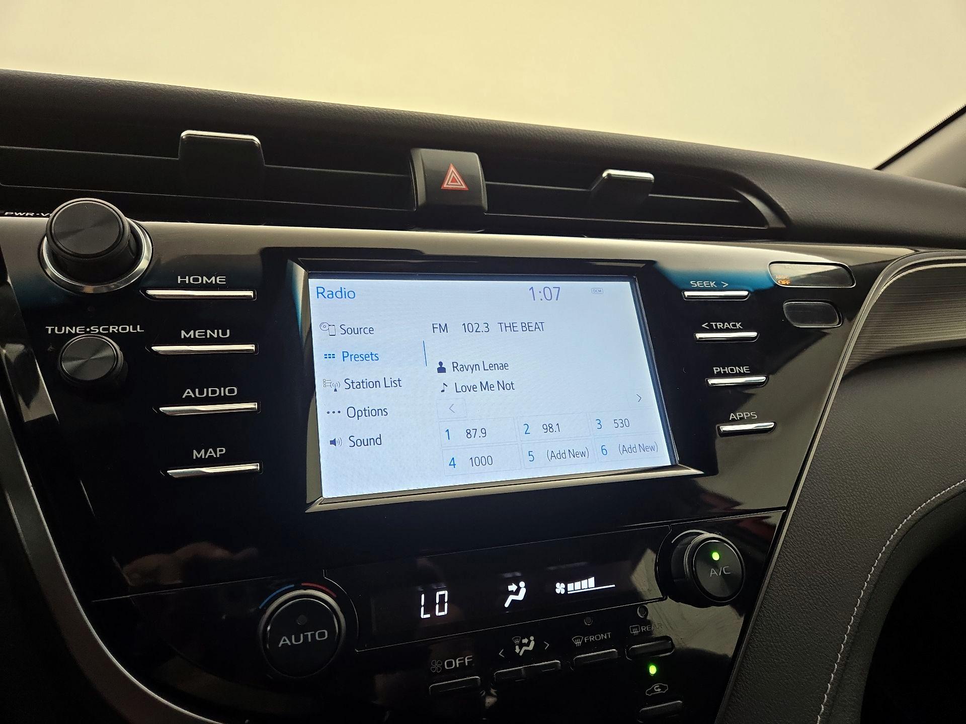 Thumbnail: 2019 Toyota Camry - 15