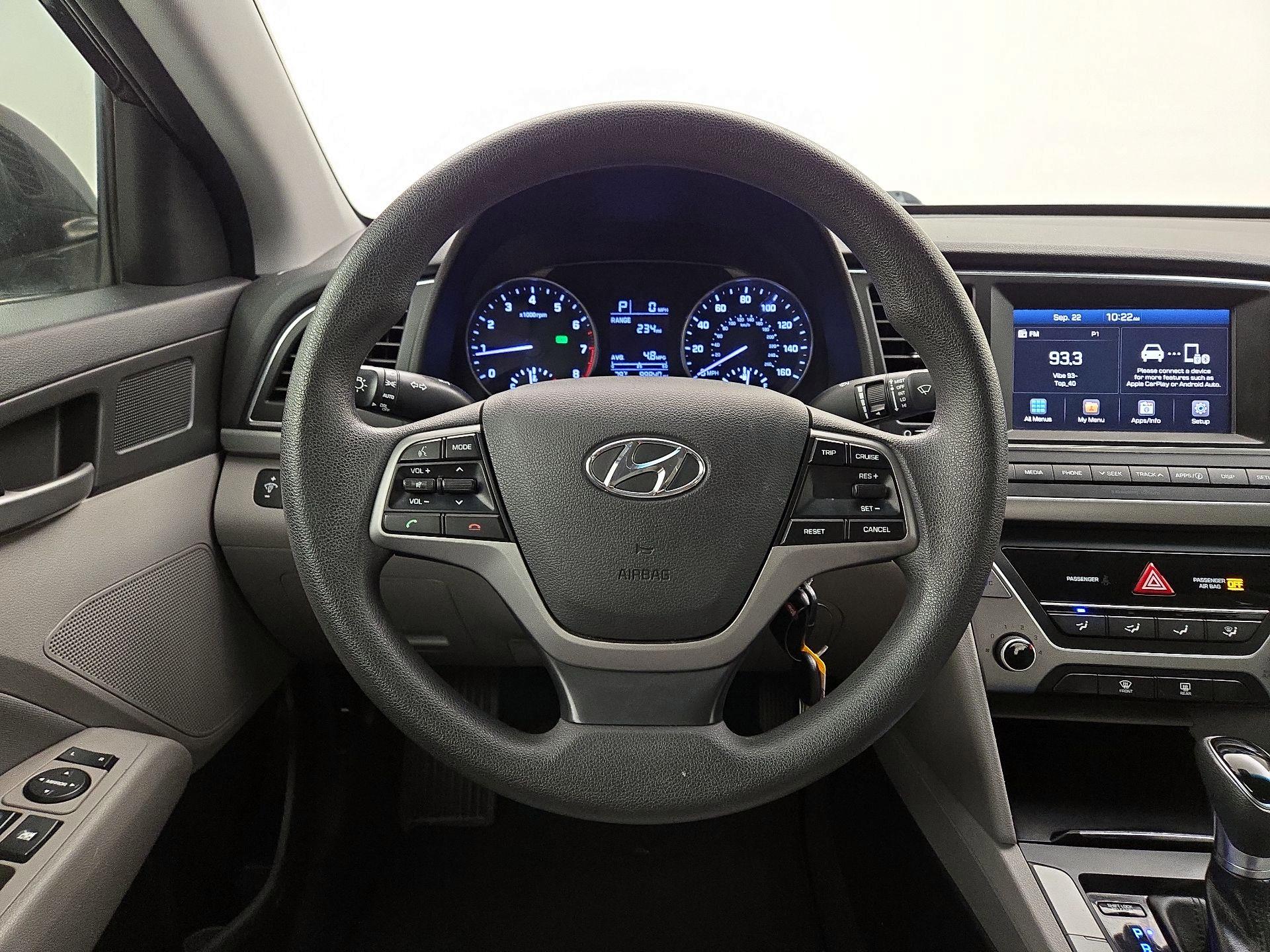 Thumbnail: 2017 Hyundai Elantra - 10