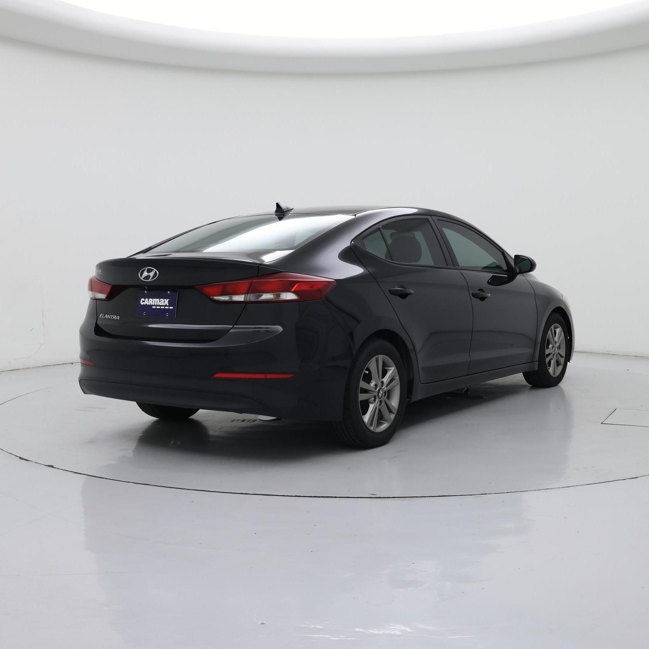 Thumbnail: 2017 Hyundai Elantra - 8