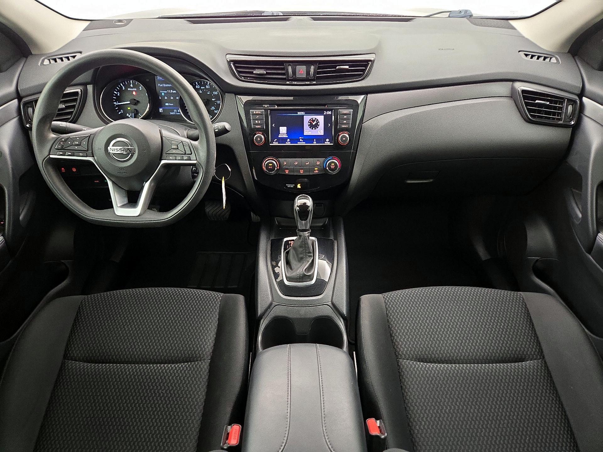 Thumbnail: 2021 Nissan Rogue Sport - 9