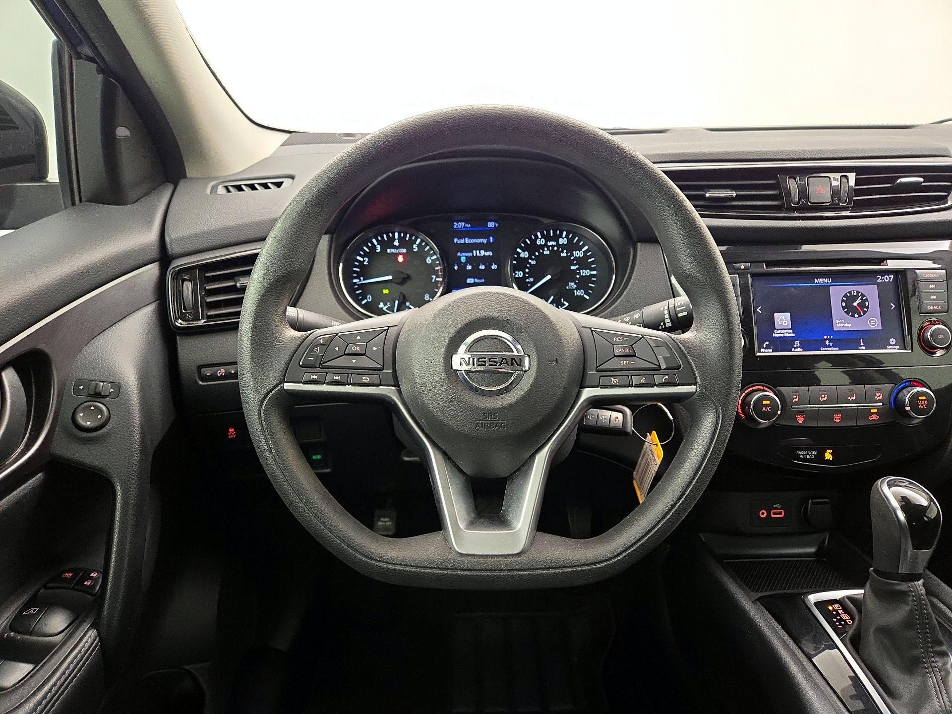 Thumbnail: 2021 Nissan Rogue Sport - 10